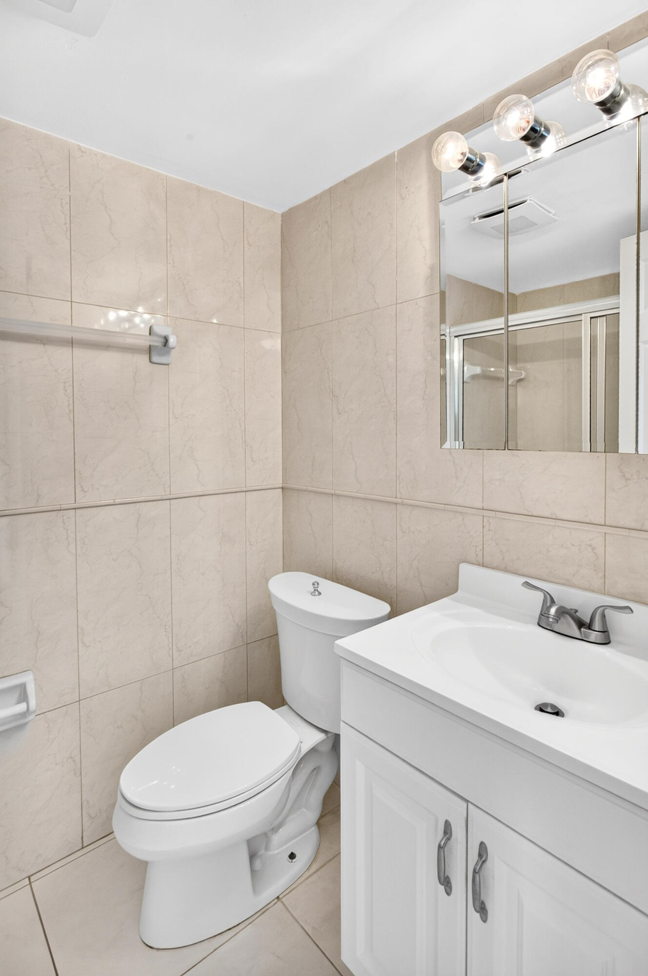 231 E Lantana #204, Lantana FL 33462