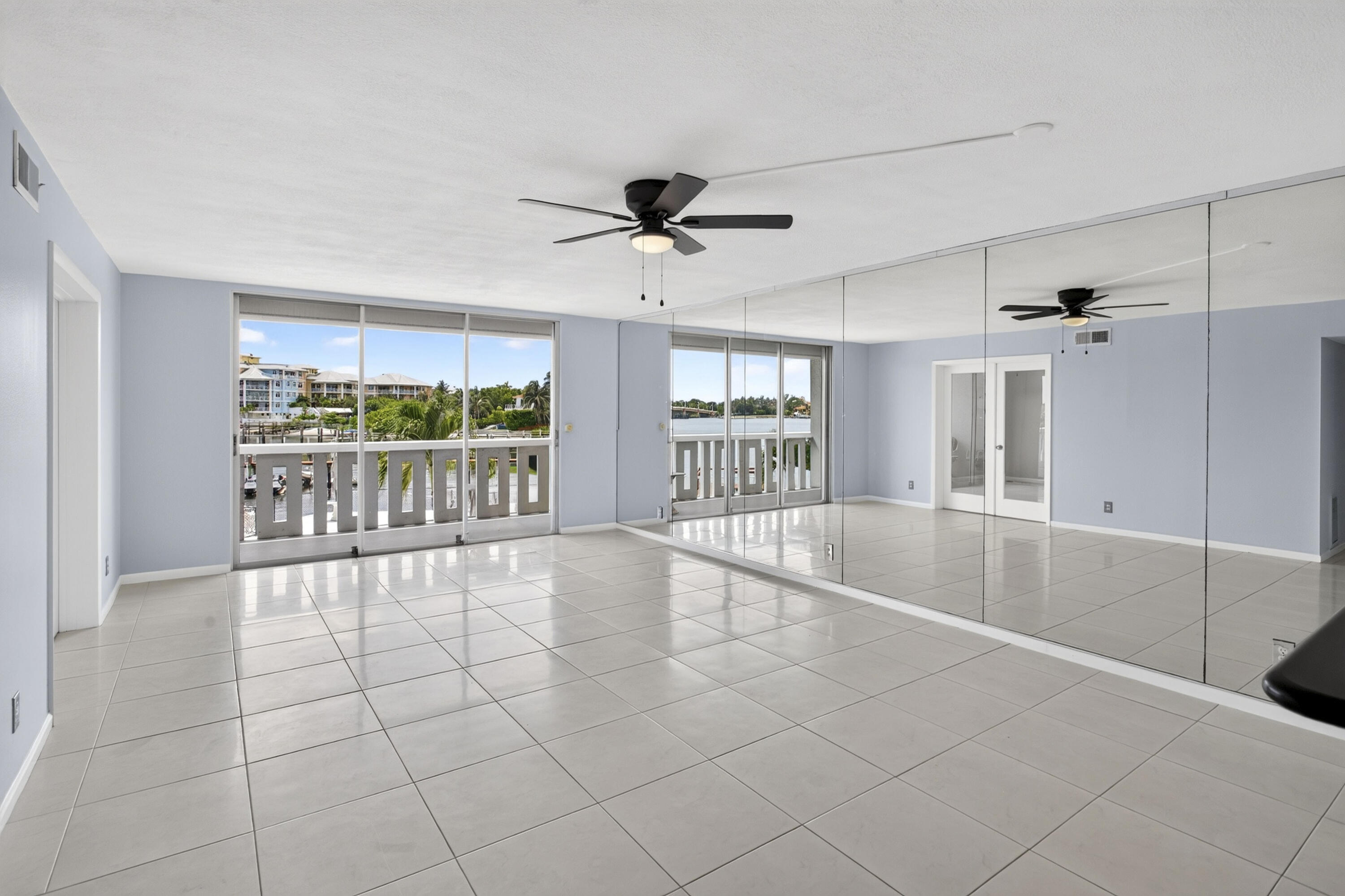 231 E Lantana #204, Lantana FL 33462