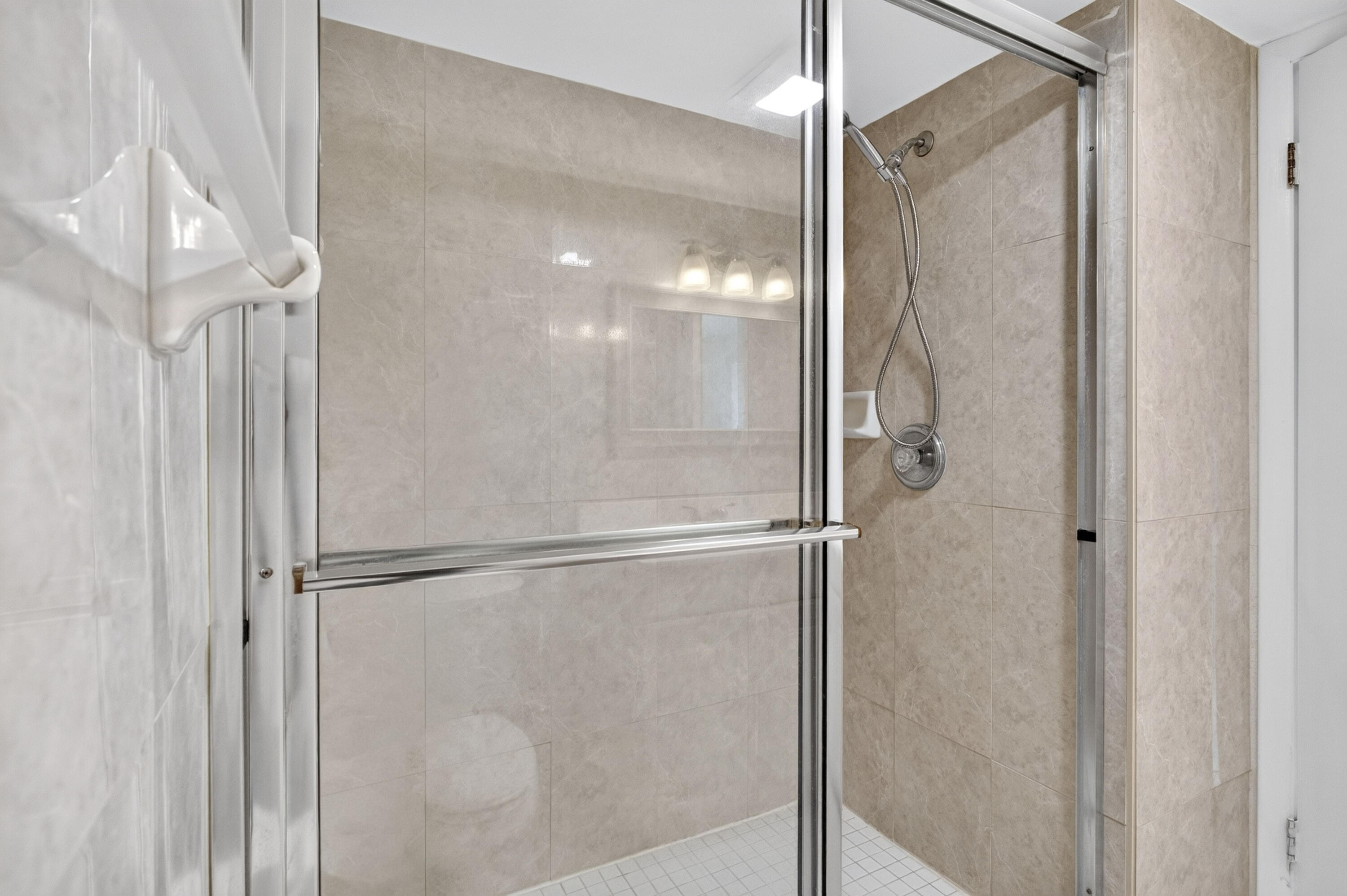 231 E Lantana #204, Lantana FL 33462