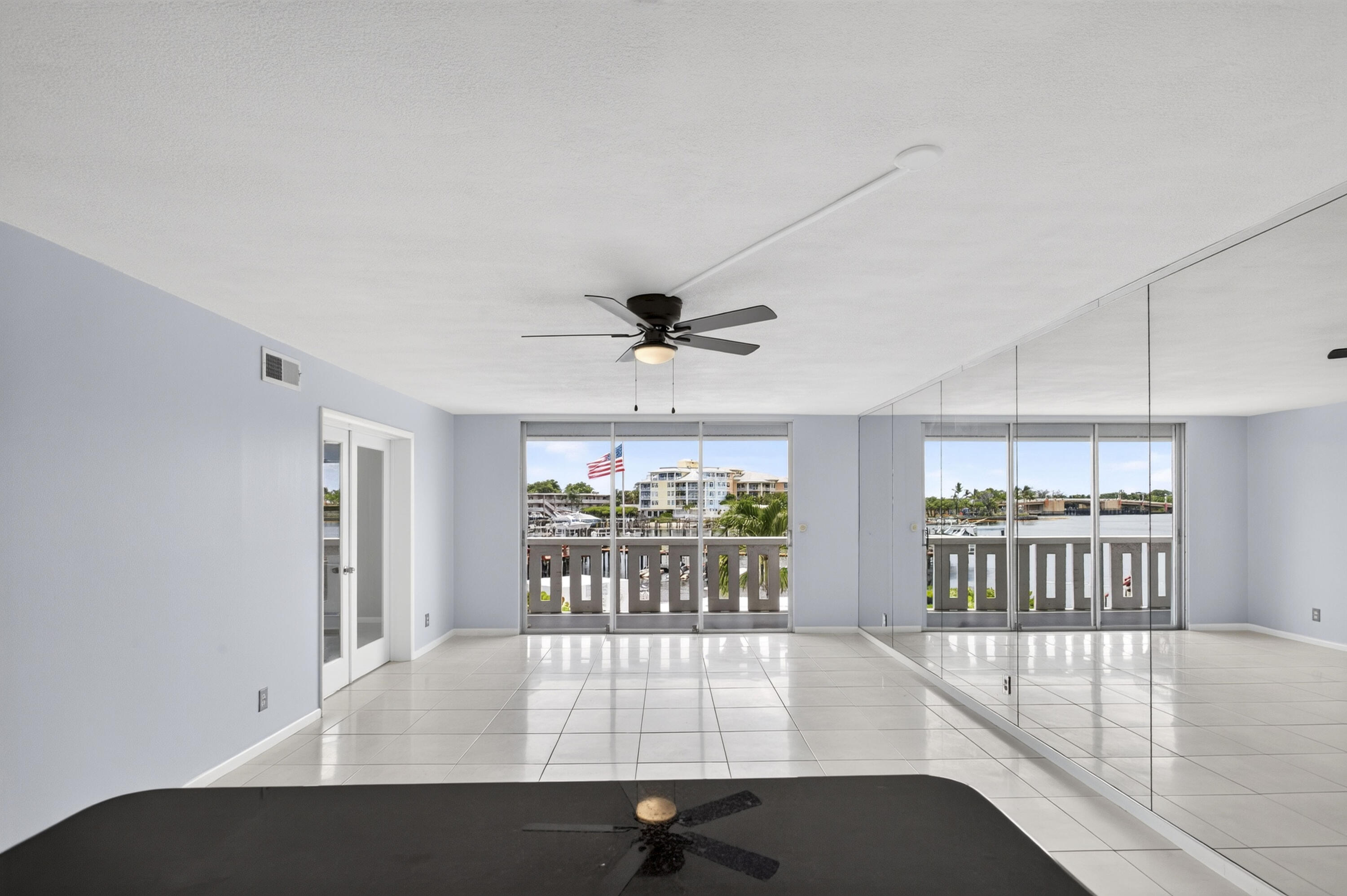 231 E Lantana #204, Lantana FL 33462