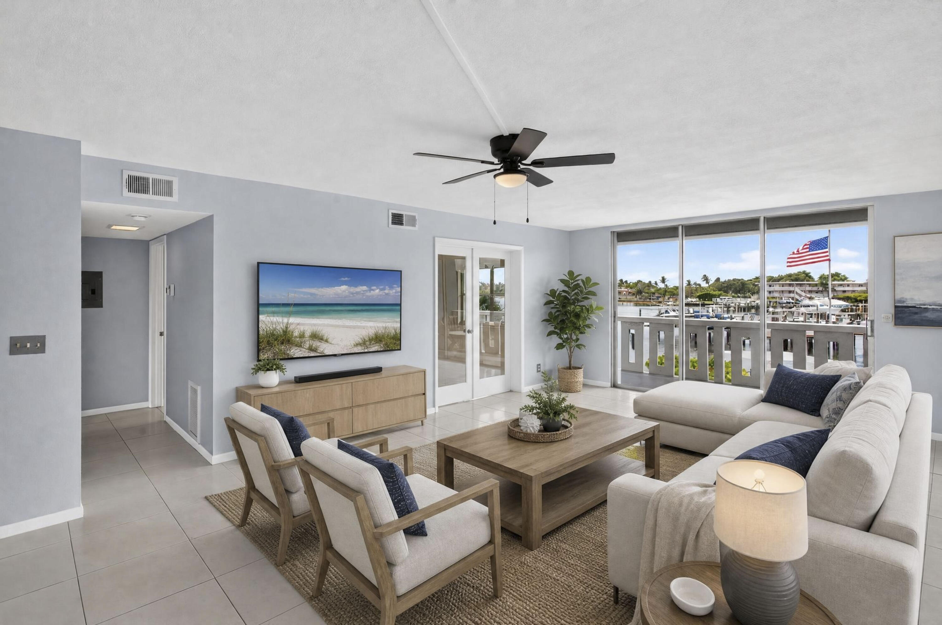 231 E Lantana #204, Lantana FL 33462