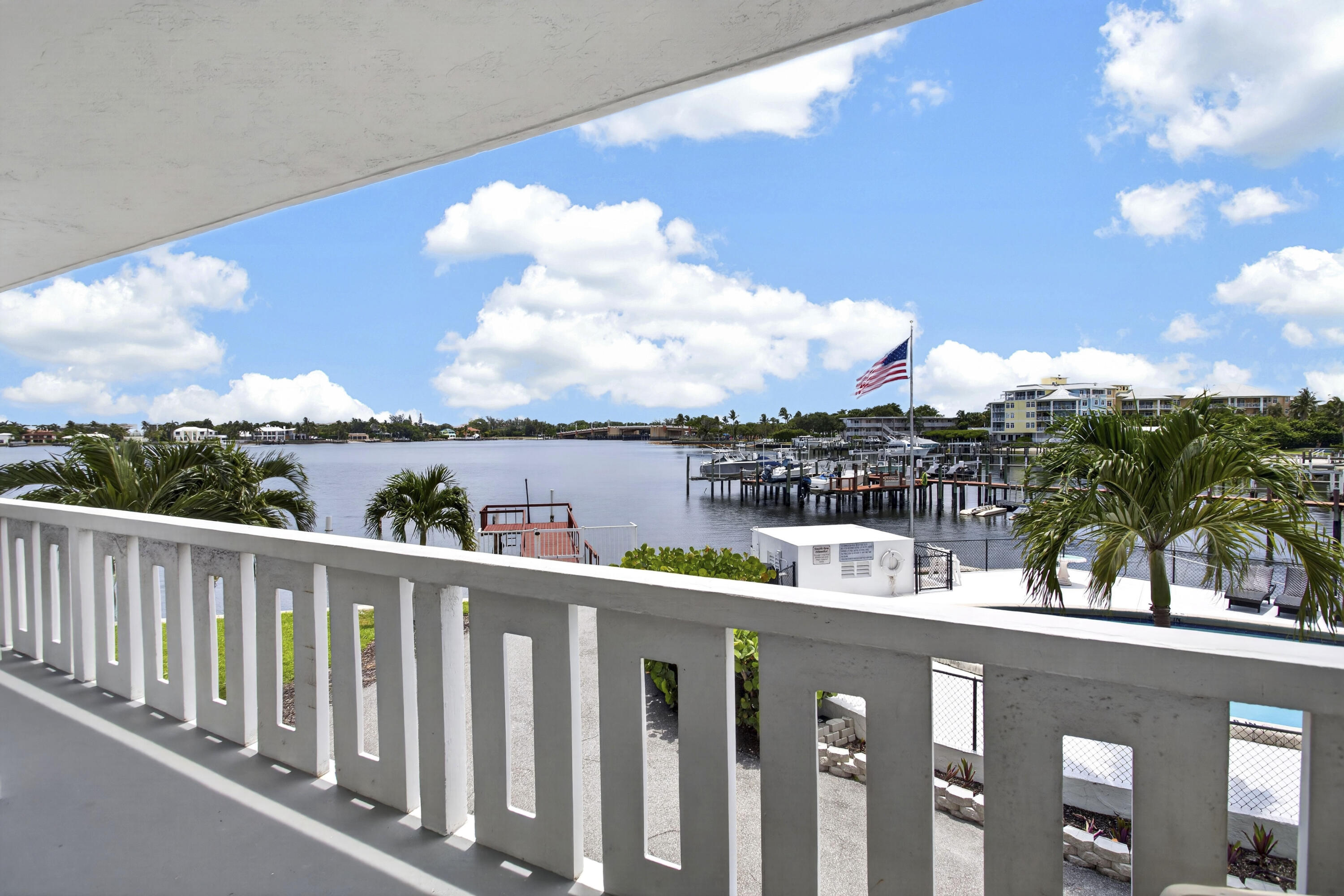 231 E Lantana #204, Lantana FL 33462