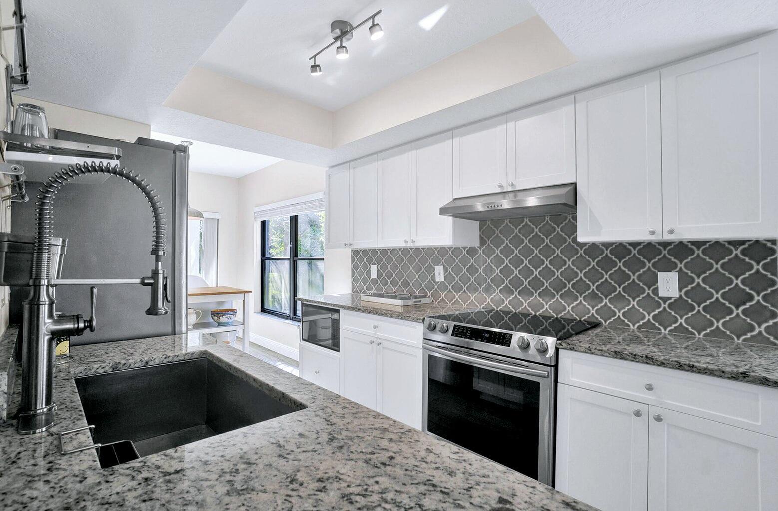 11311 Pond View #C101, Wellington FL 33414