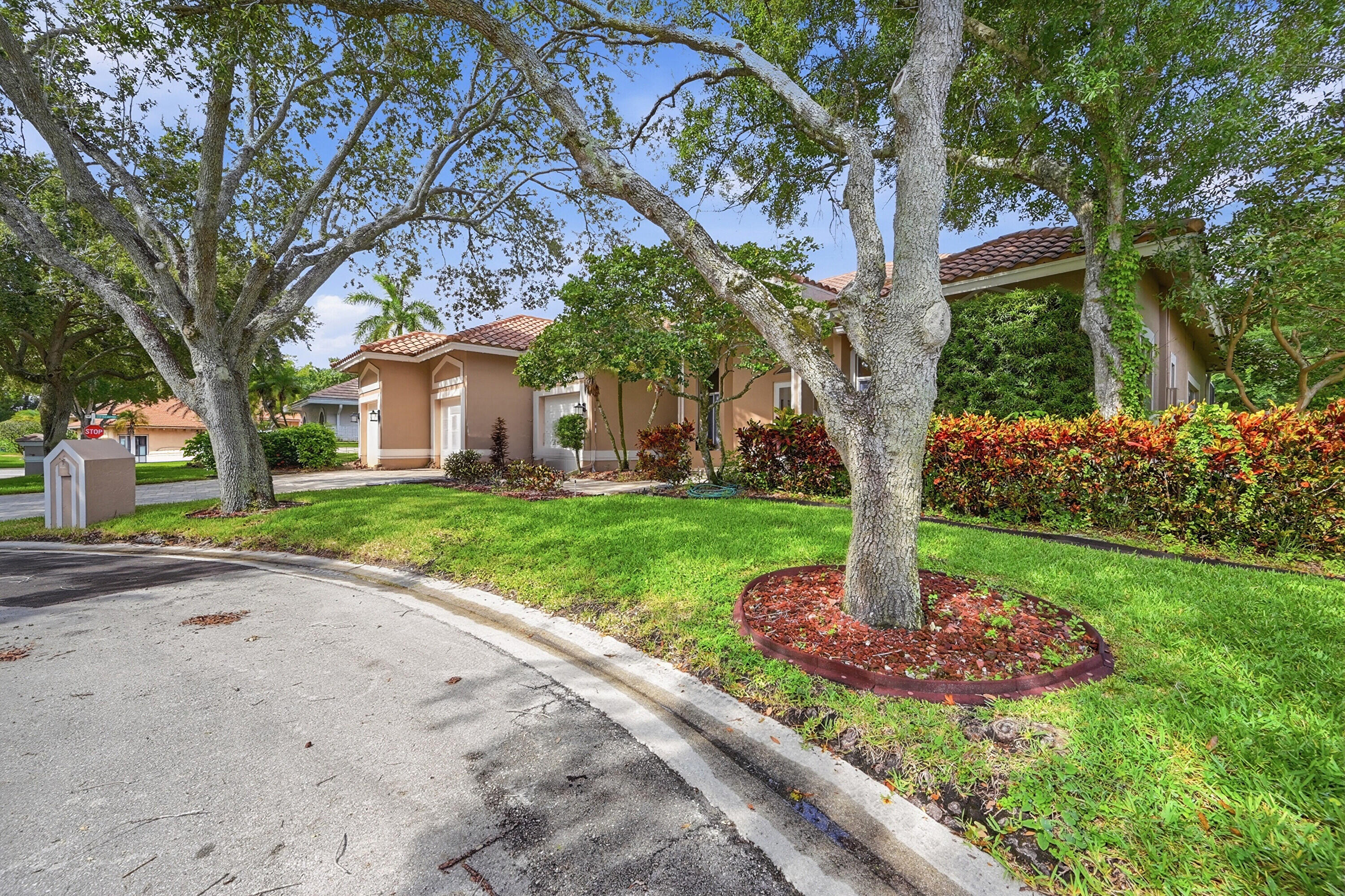 1960 HARTFORD, Coral Springs FL 33071