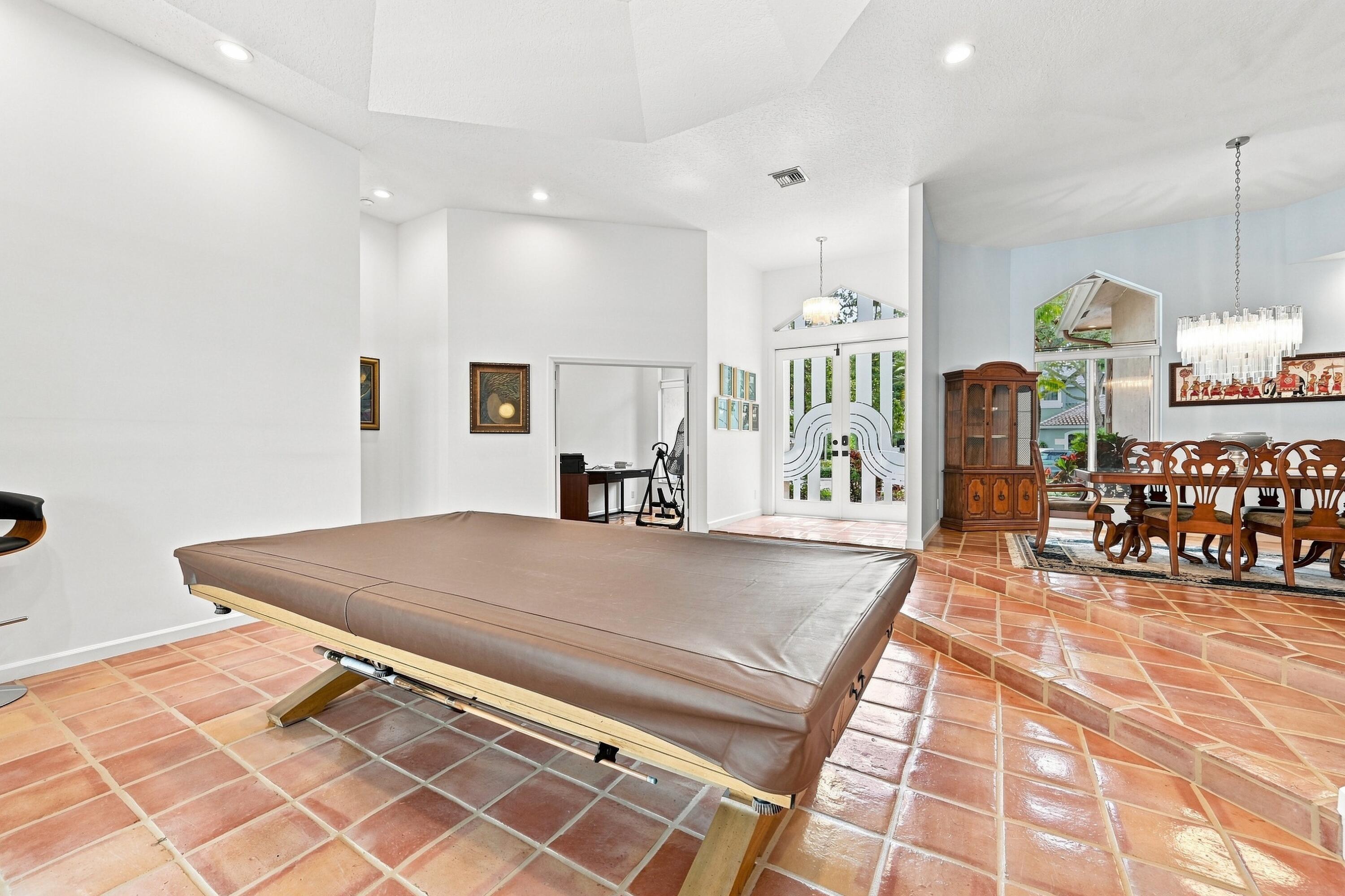 1960 HARTFORD, Coral Springs FL 33071