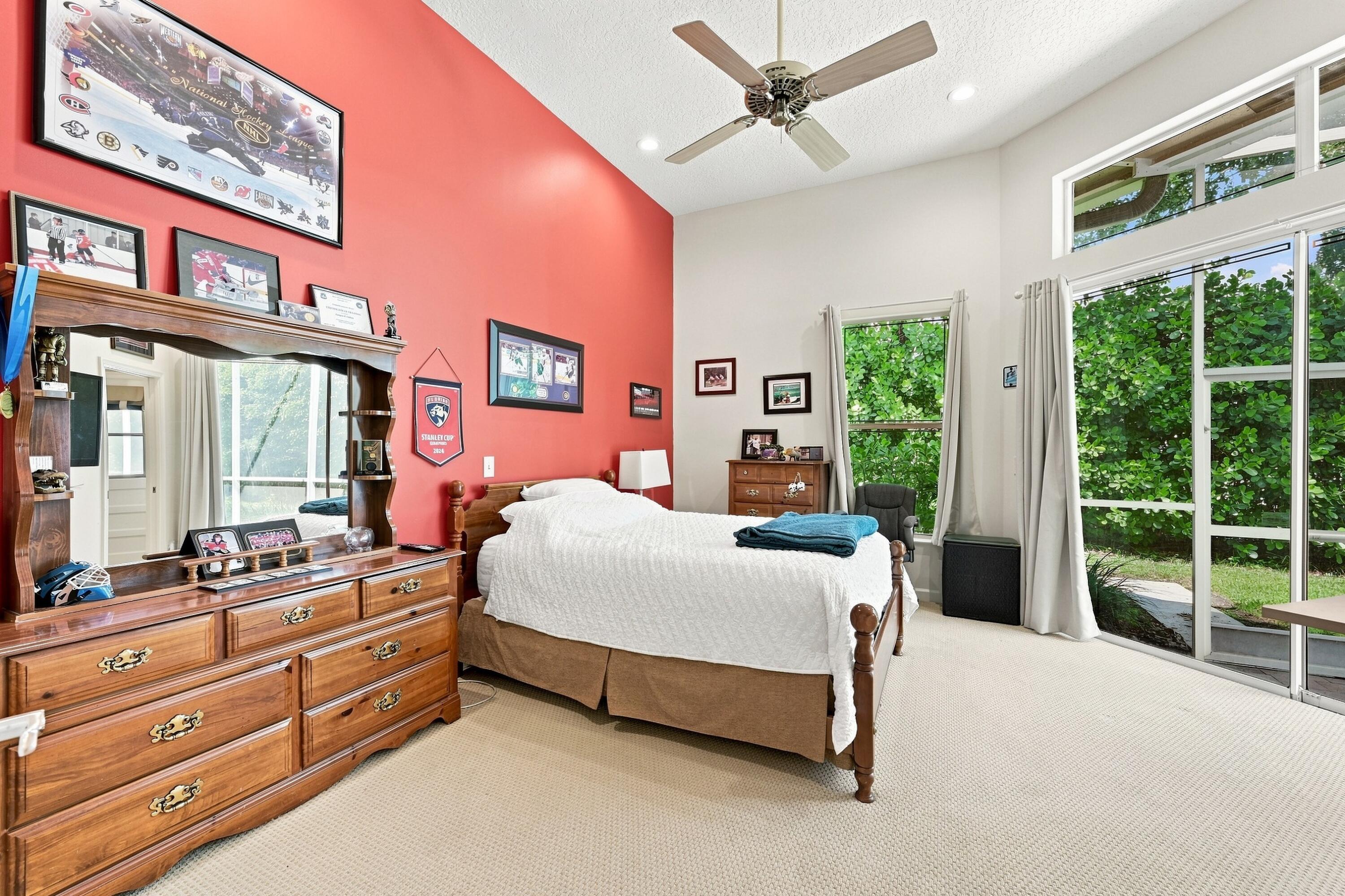 1960 HARTFORD, Coral Springs FL 33071