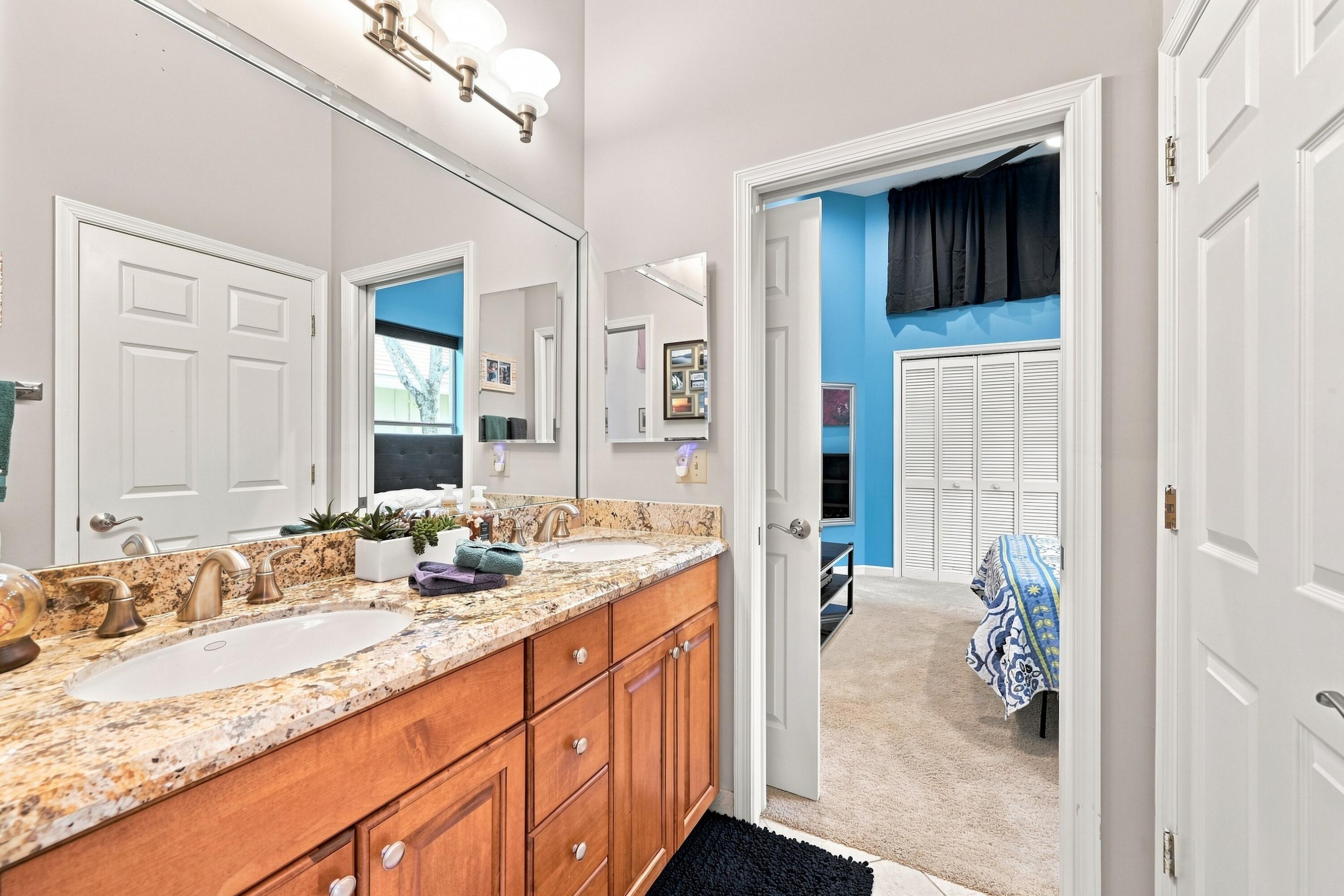 1960 HARTFORD, Coral Springs FL 33071