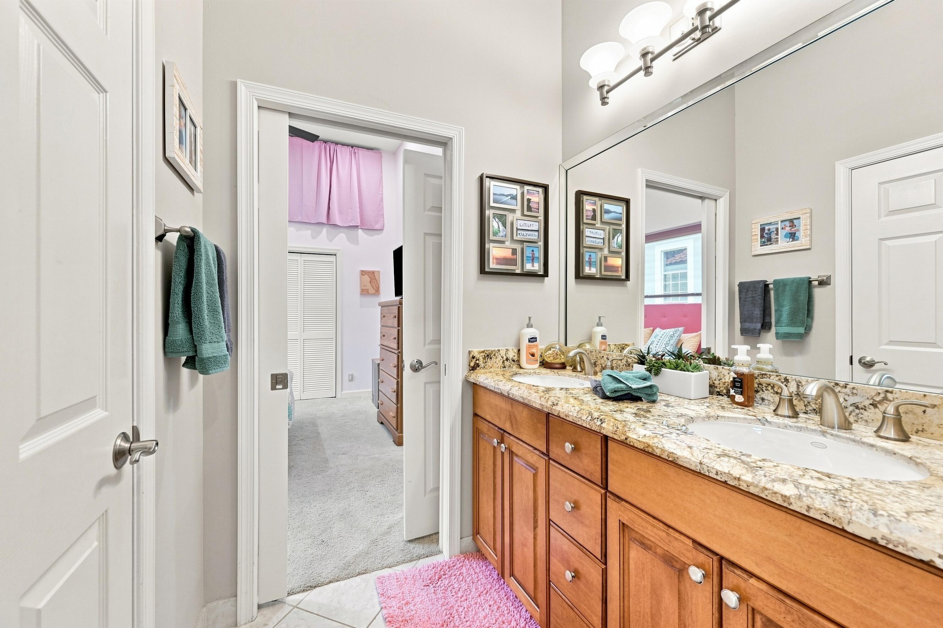 1960 HARTFORD, Coral Springs FL 33071