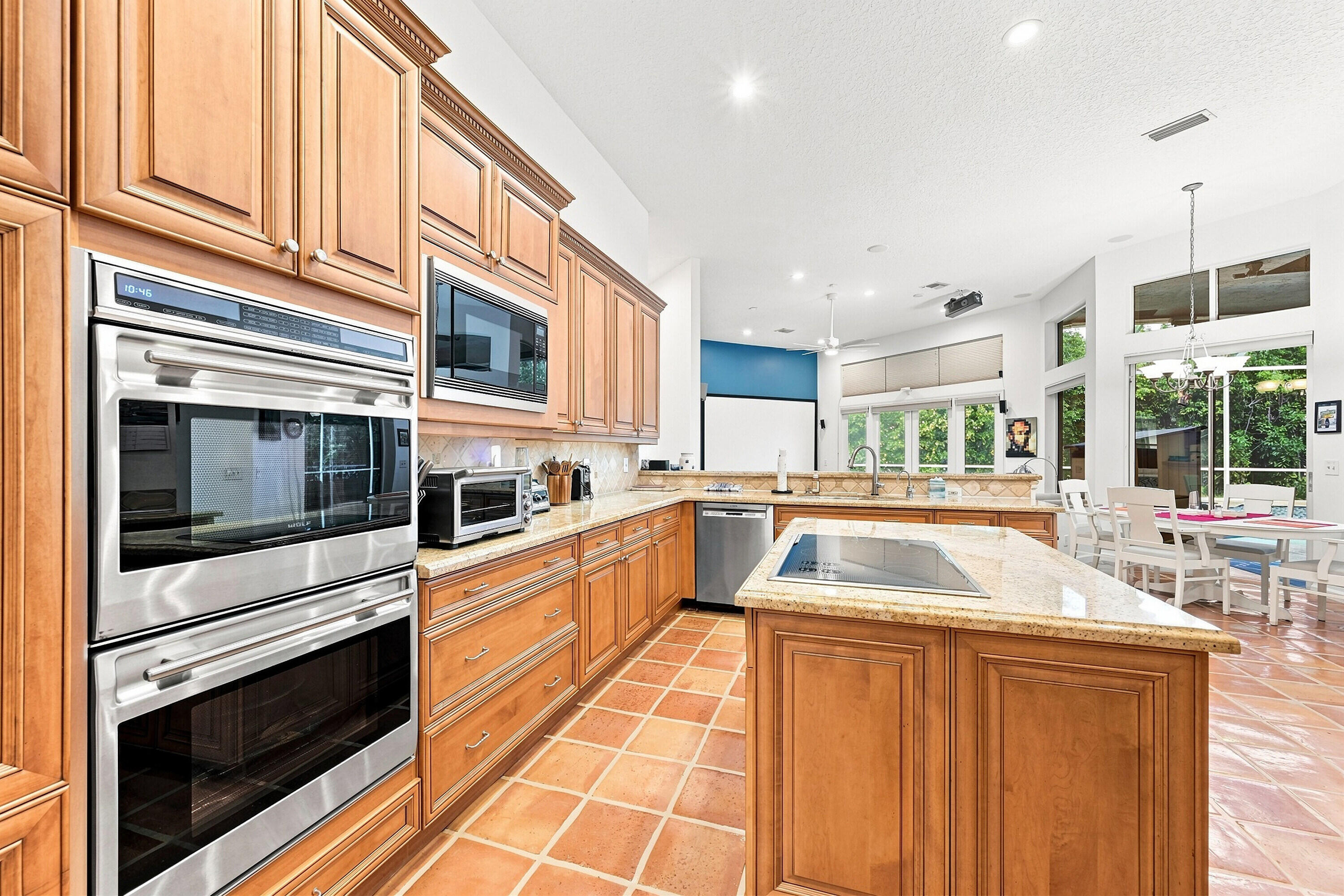 1960 HARTFORD, Coral Springs FL 33071
