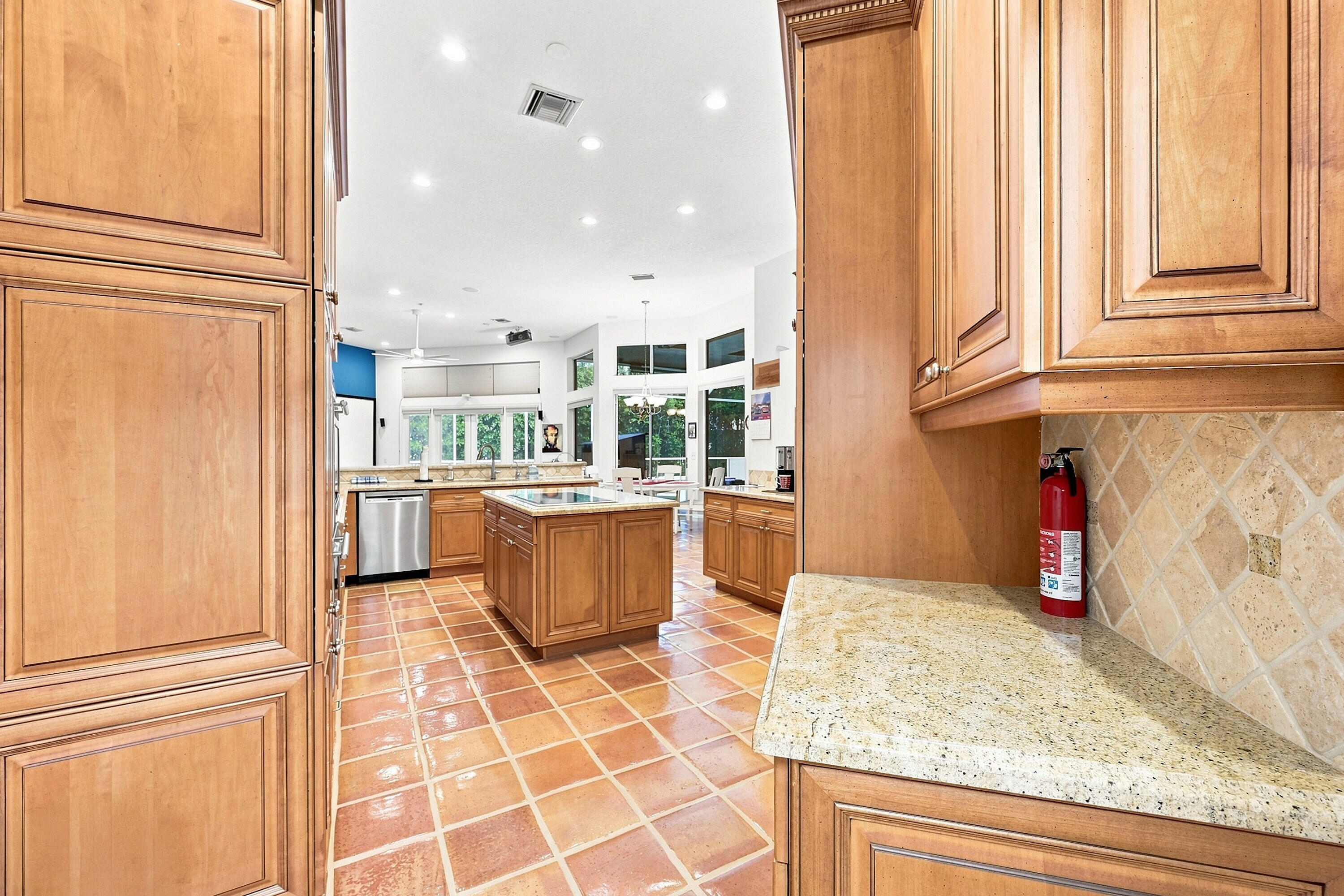 1960 HARTFORD, Coral Springs FL 33071
