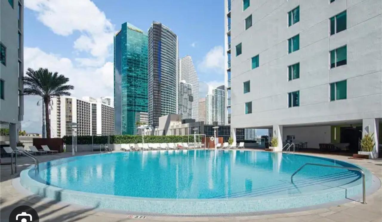 55 SE 6th #4007, Miami FL 33131