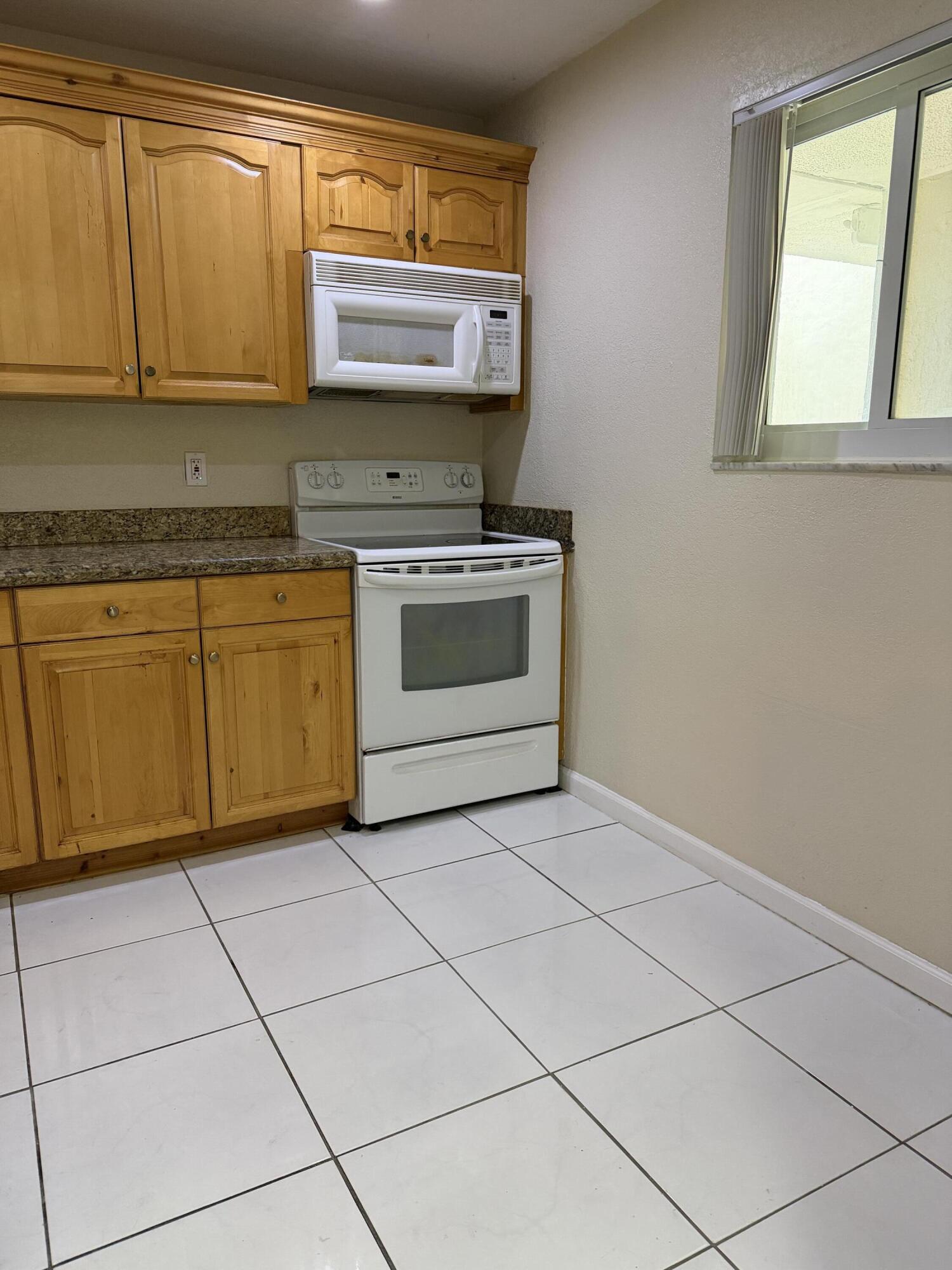 7850 Camino Real #O-201, Miami FL 33143