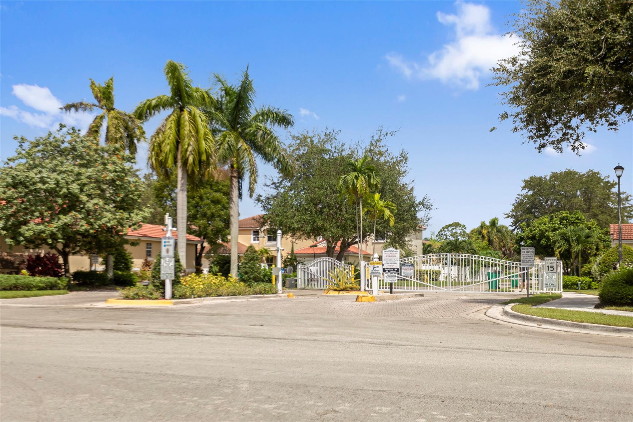 15250 SW 49TH, Davie FL 33331