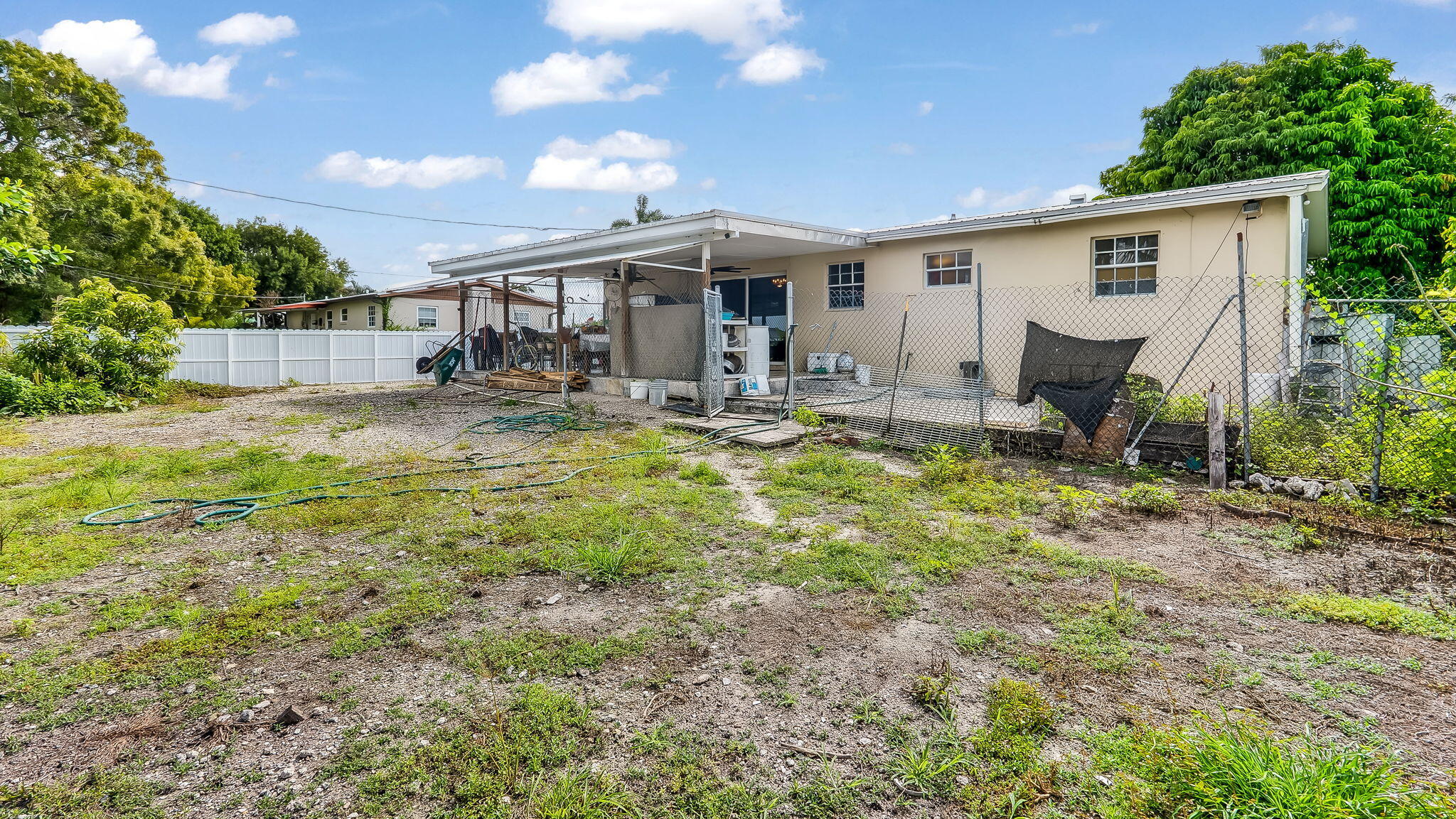 1048 WHITAKER, Belle Glade FL 33430
