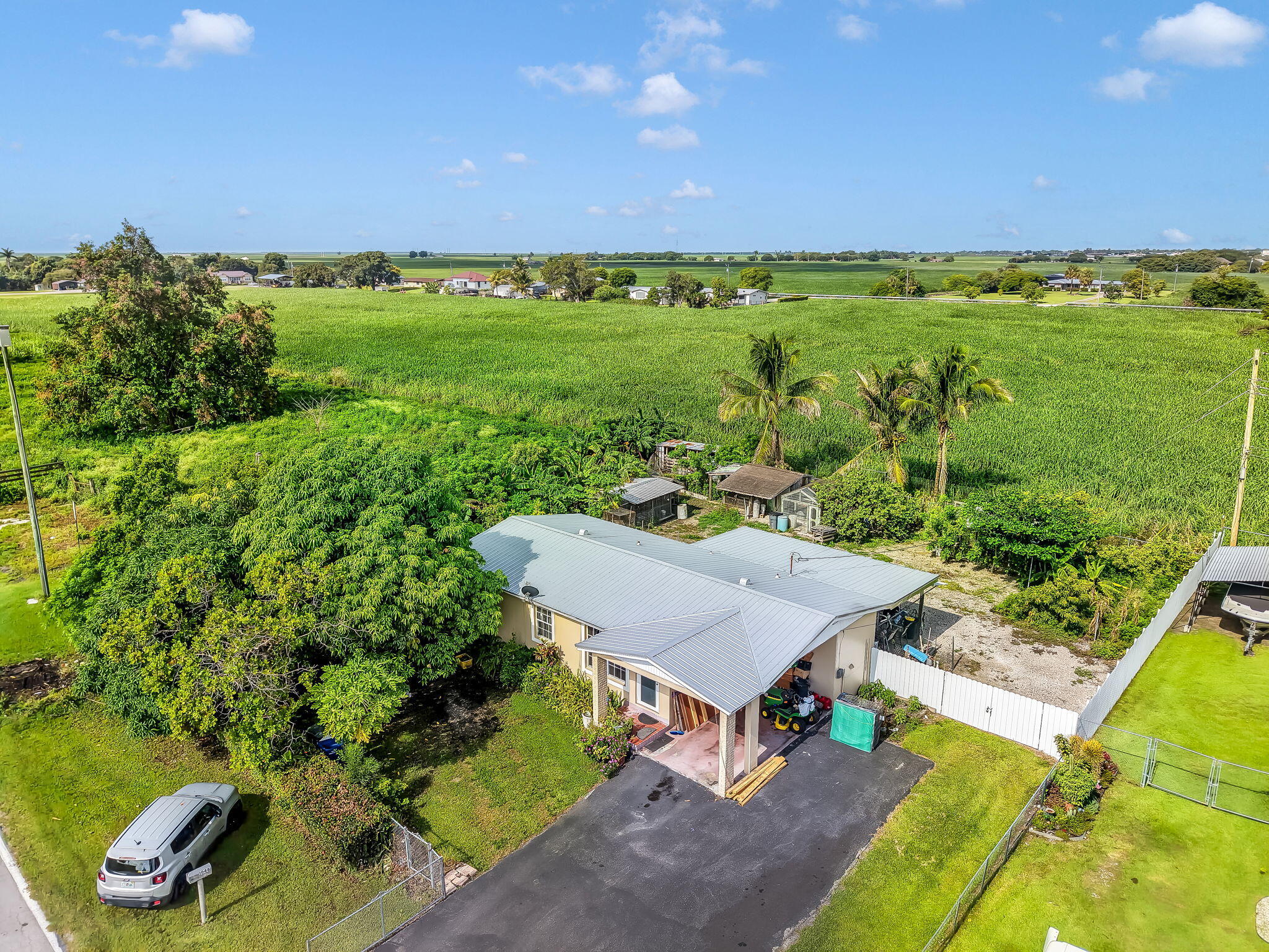 1048 WHITAKER, Belle Glade FL 33430