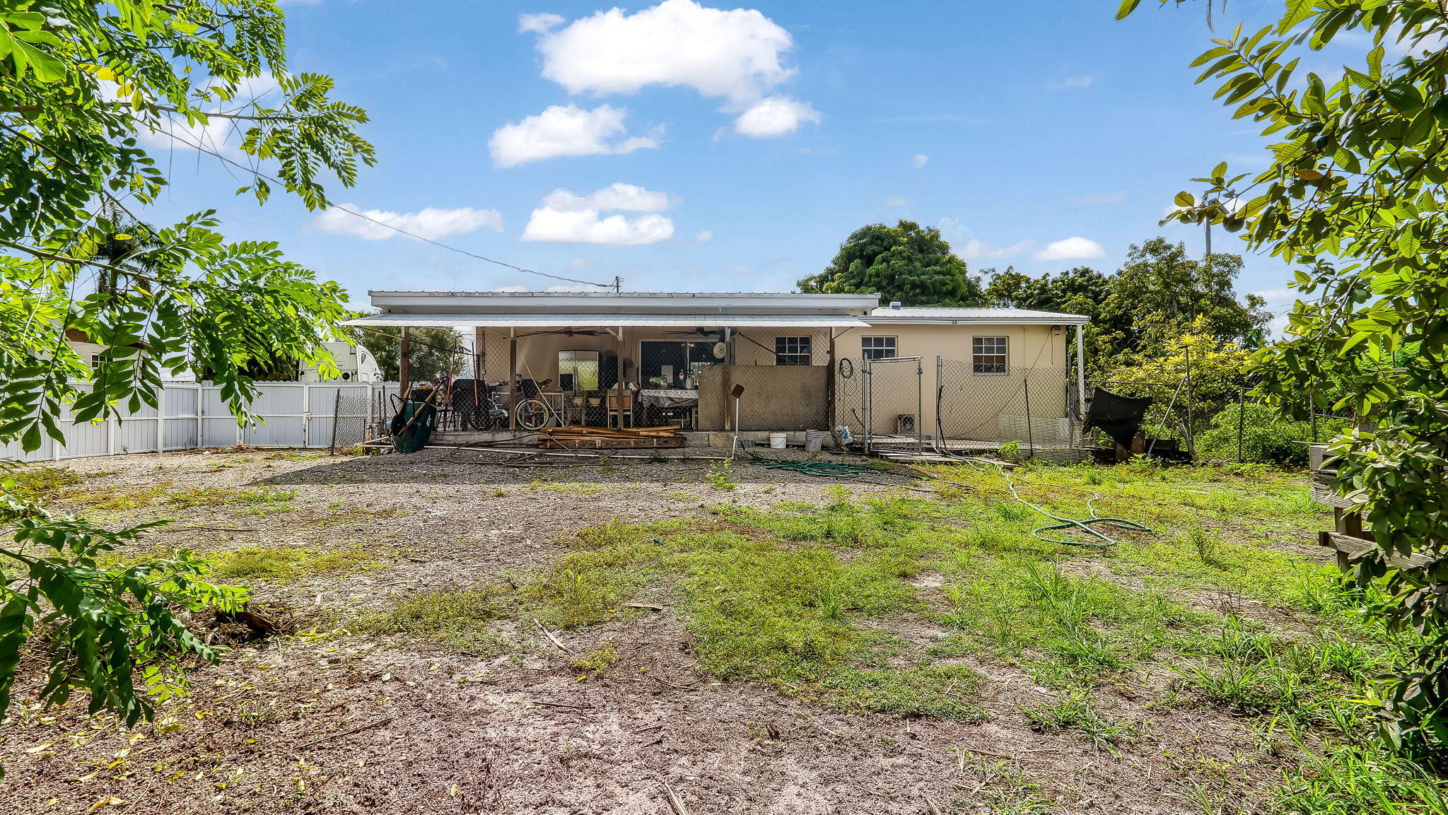 1048 WHITAKER, Belle Glade FL 33430