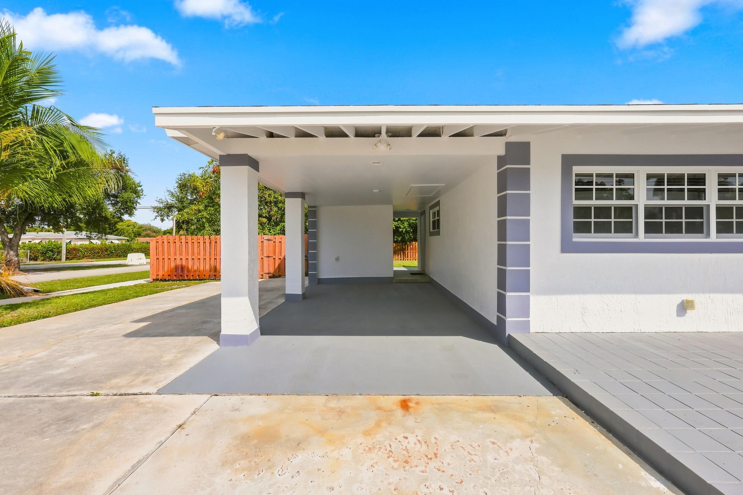 1100 7TH, Lake Park FL 33403