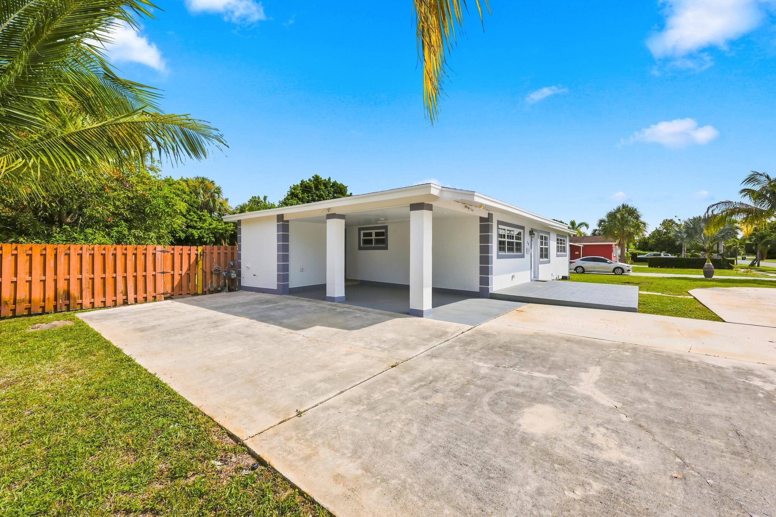 1100 7TH, Lake Park FL 33403