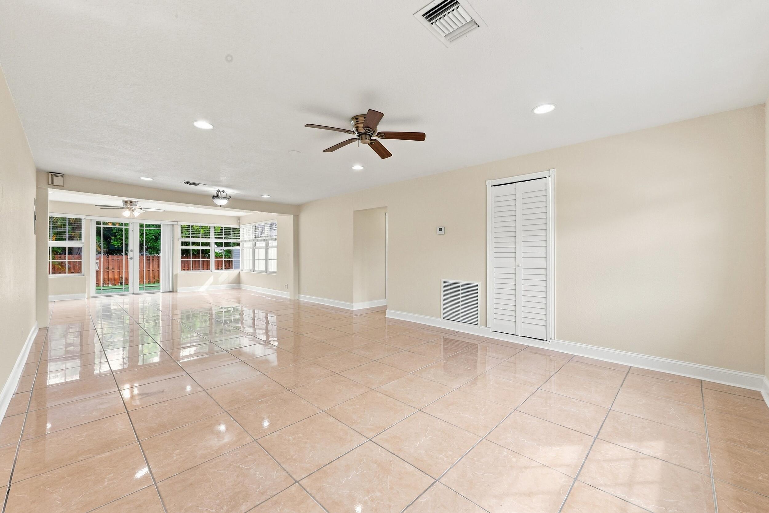 1100 7TH, Lake Park FL 33403