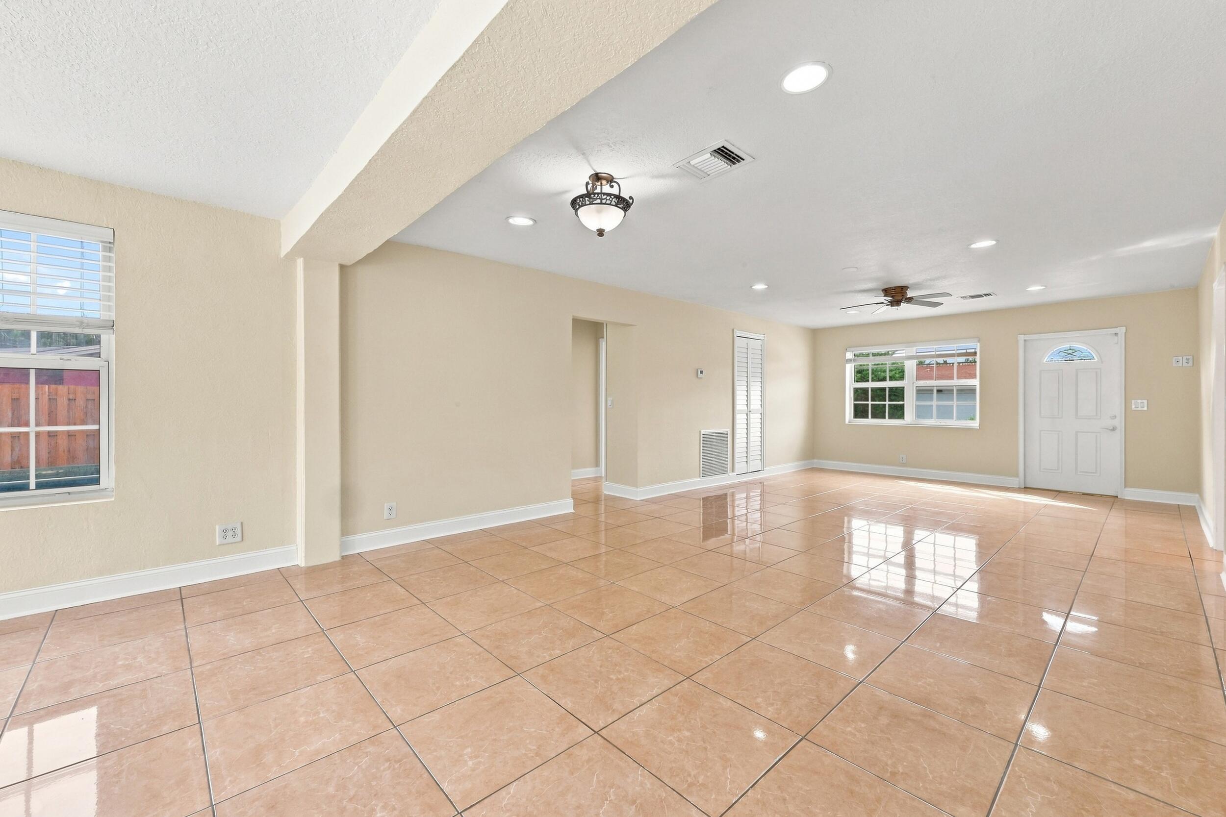 1100 7TH, Lake Park FL 33403