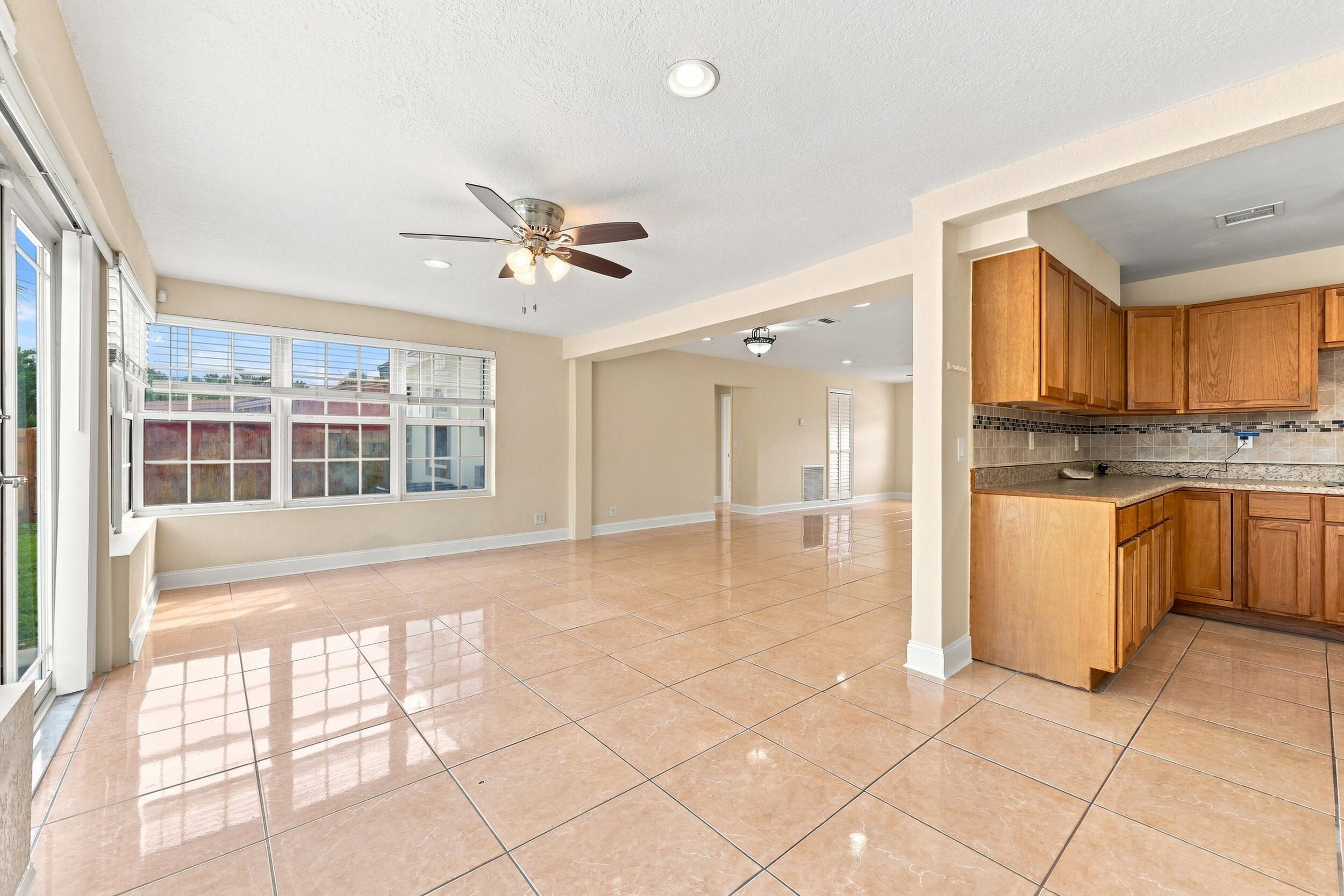 1100 7TH, Lake Park FL 33403