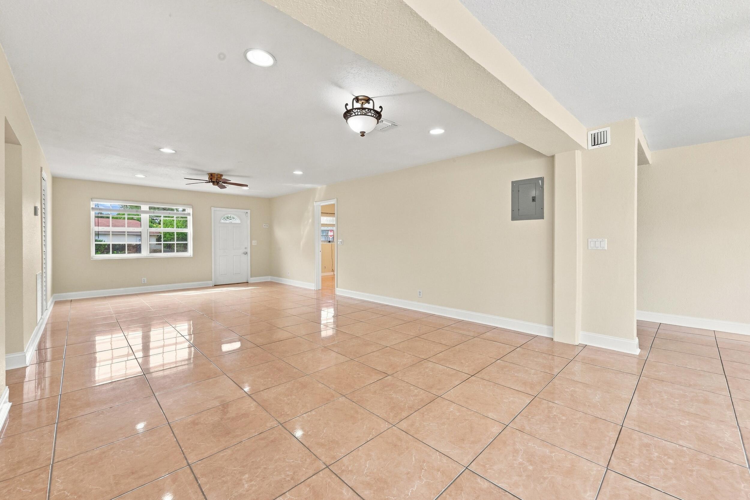 1100 7TH, Lake Park FL 33403