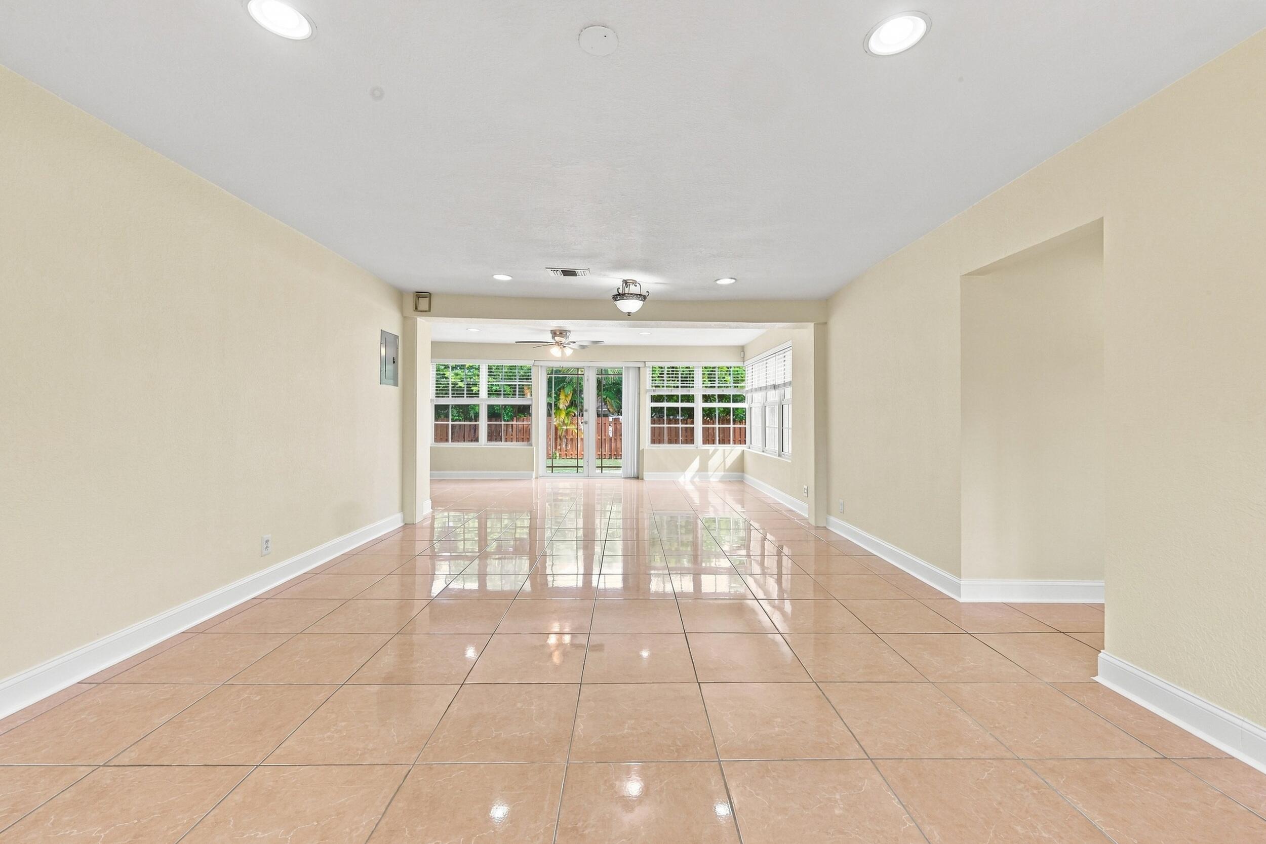 1100 7TH, Lake Park FL 33403