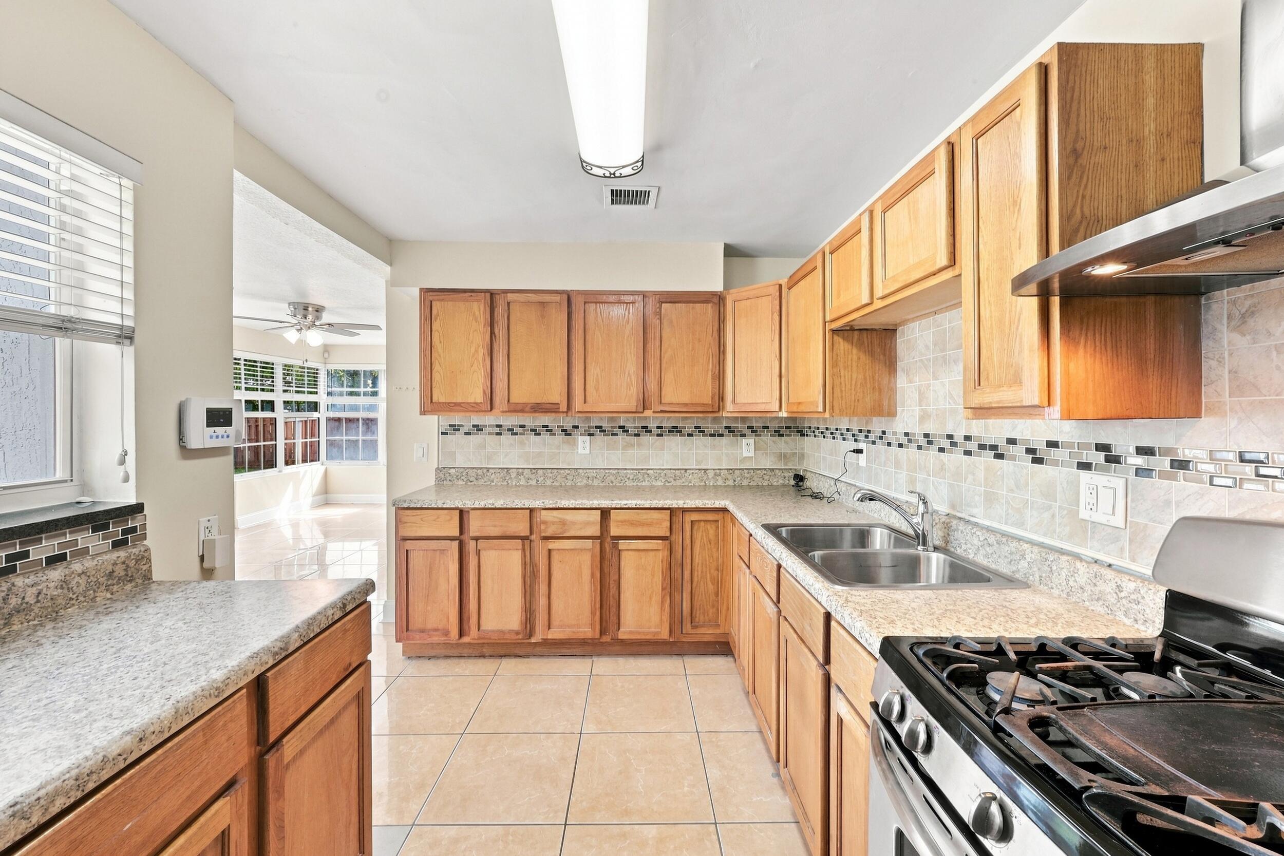 1100 7TH, Lake Park FL 33403