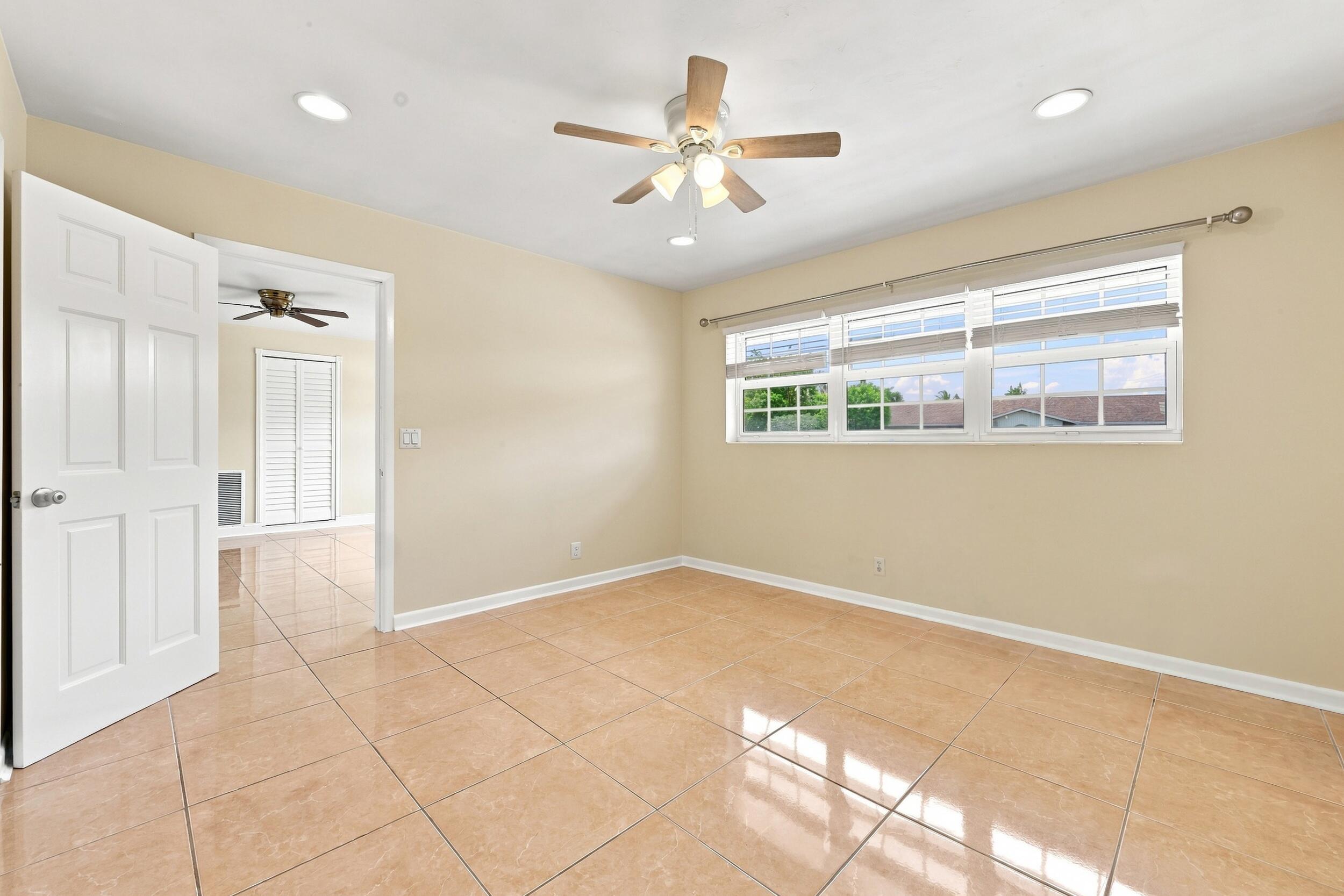 1100 7TH, Lake Park FL 33403