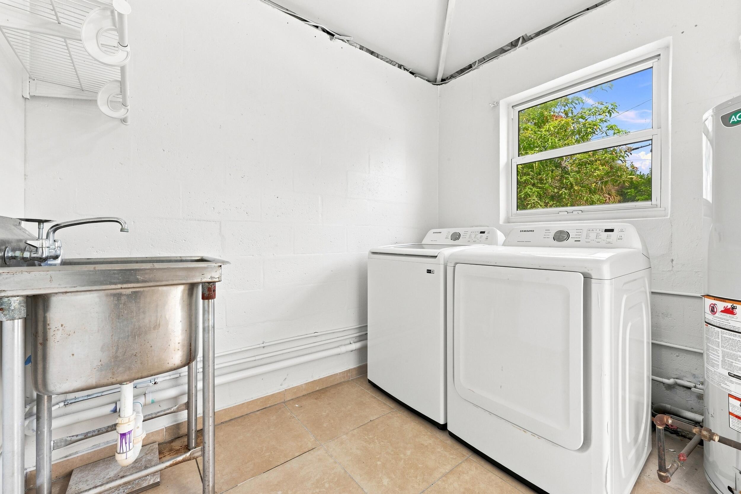 1100 7TH, Lake Park FL 33403