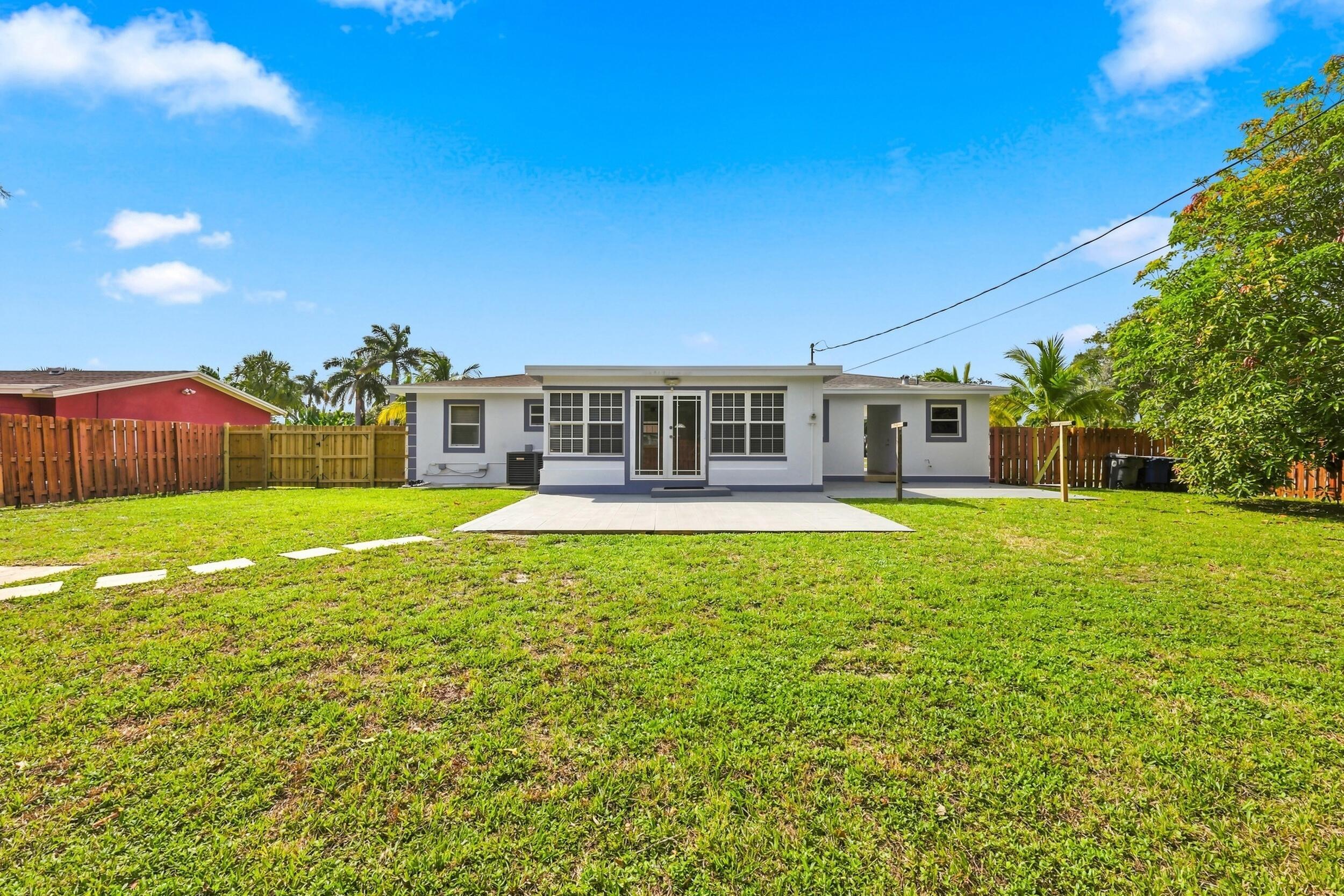 1100 7TH, Lake Park FL 33403