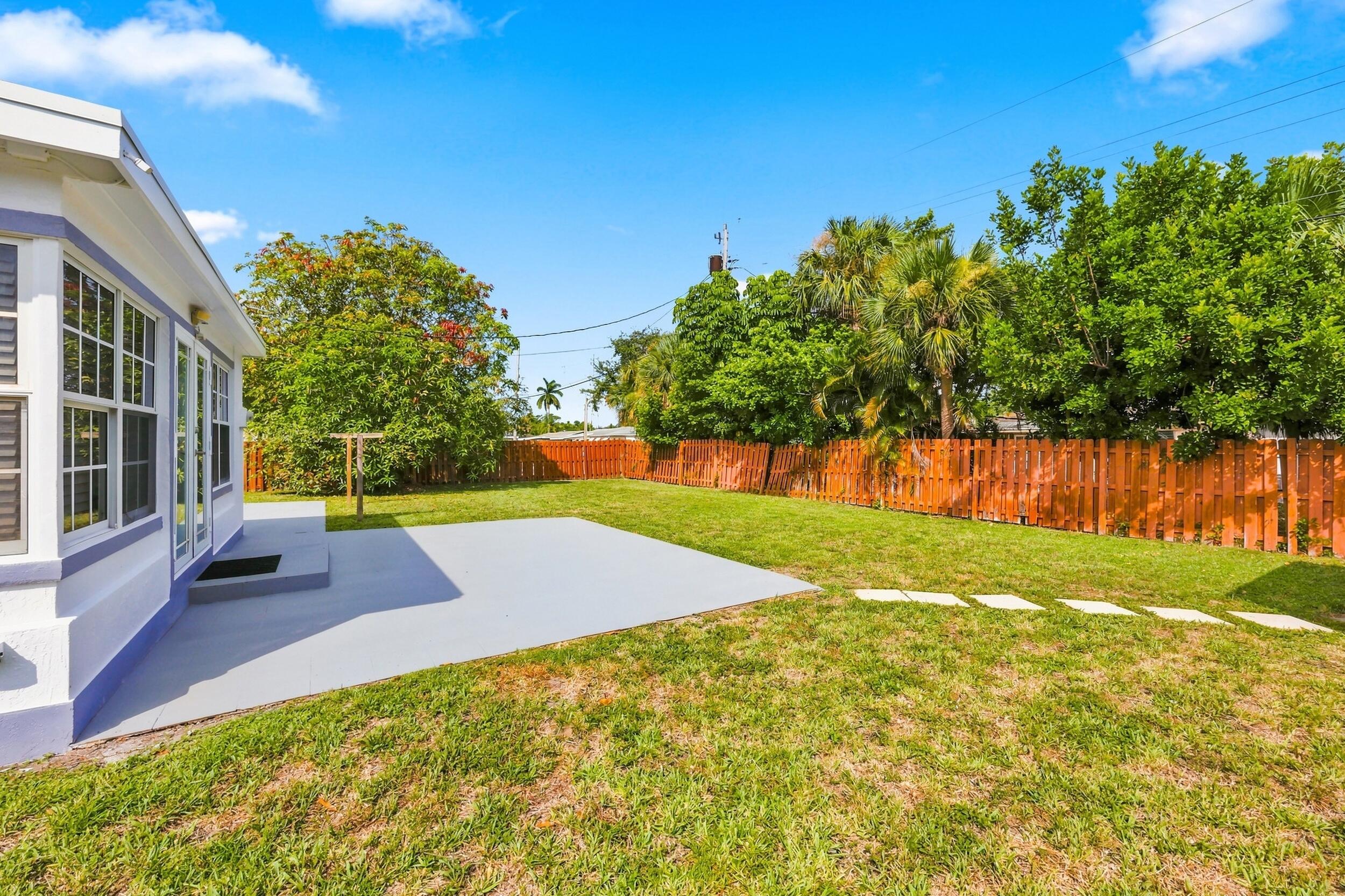 1100 7TH, Lake Park FL 33403