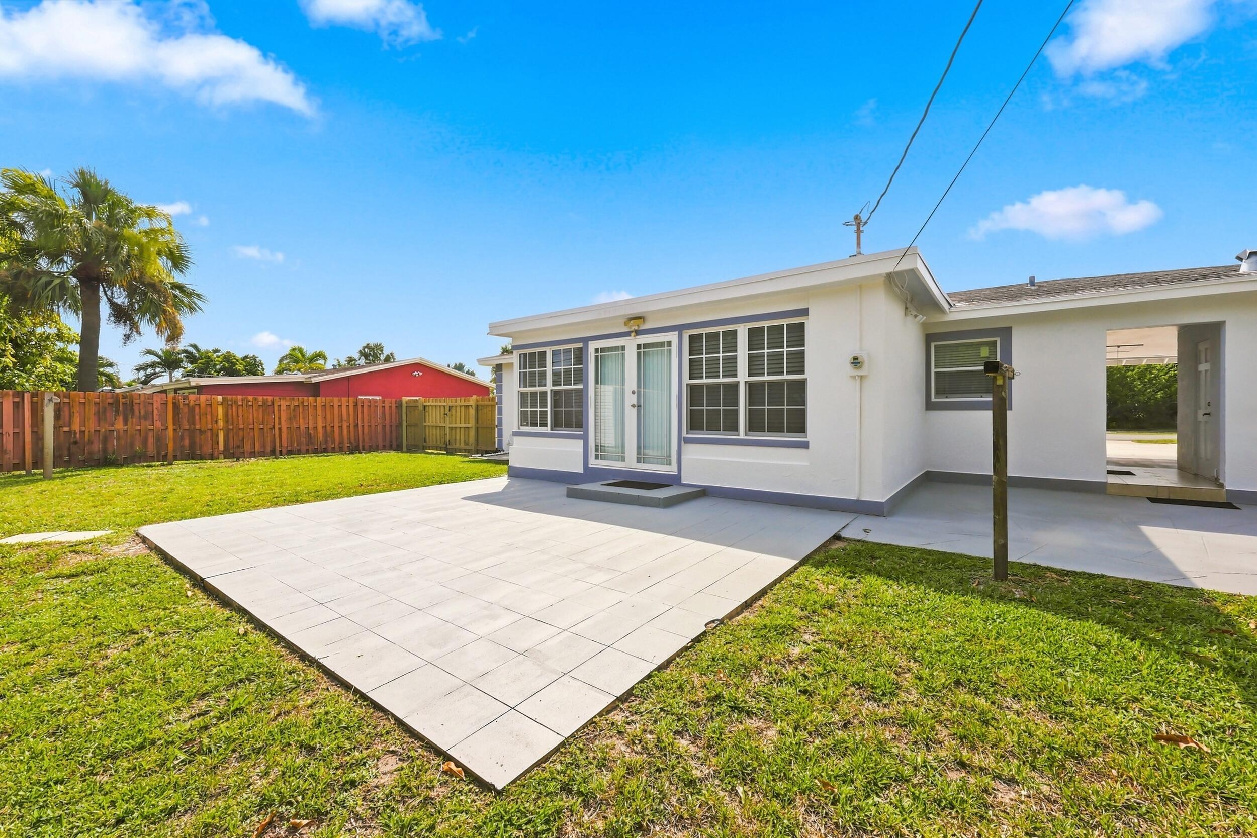 1100 7TH, Lake Park FL 33403