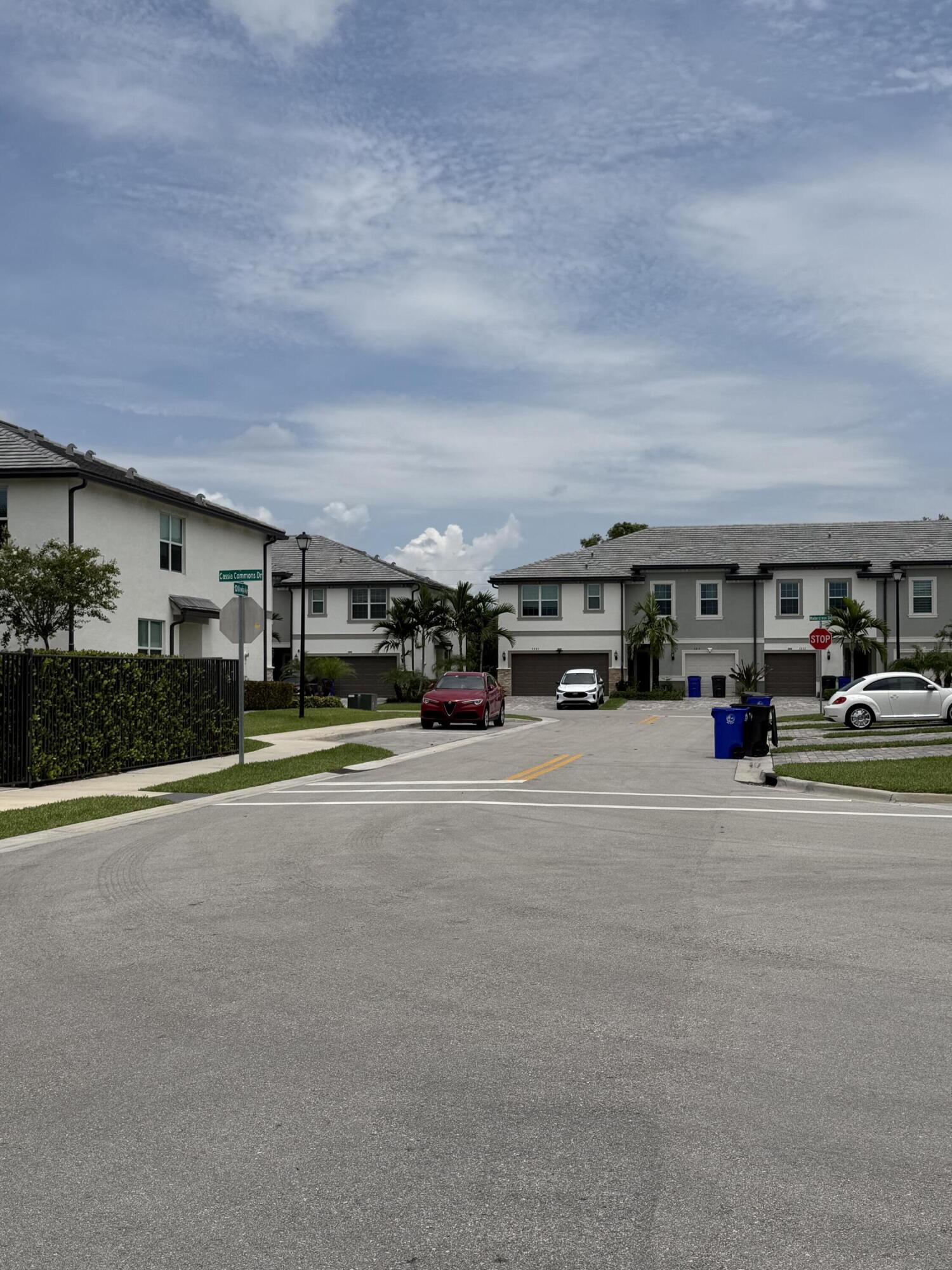 2933 OLIVIA, Lauderdale Lakes FL 33311