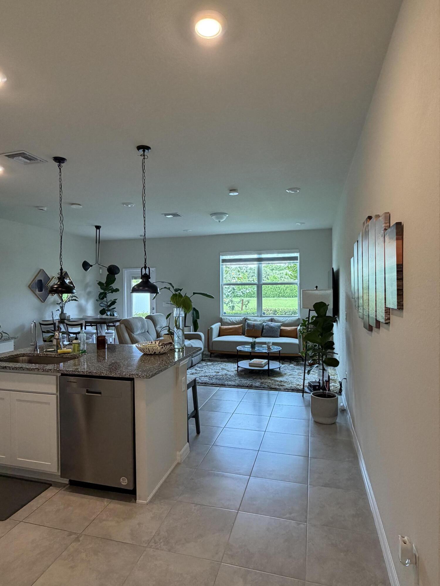 2933 OLIVIA, Lauderdale Lakes FL 33311