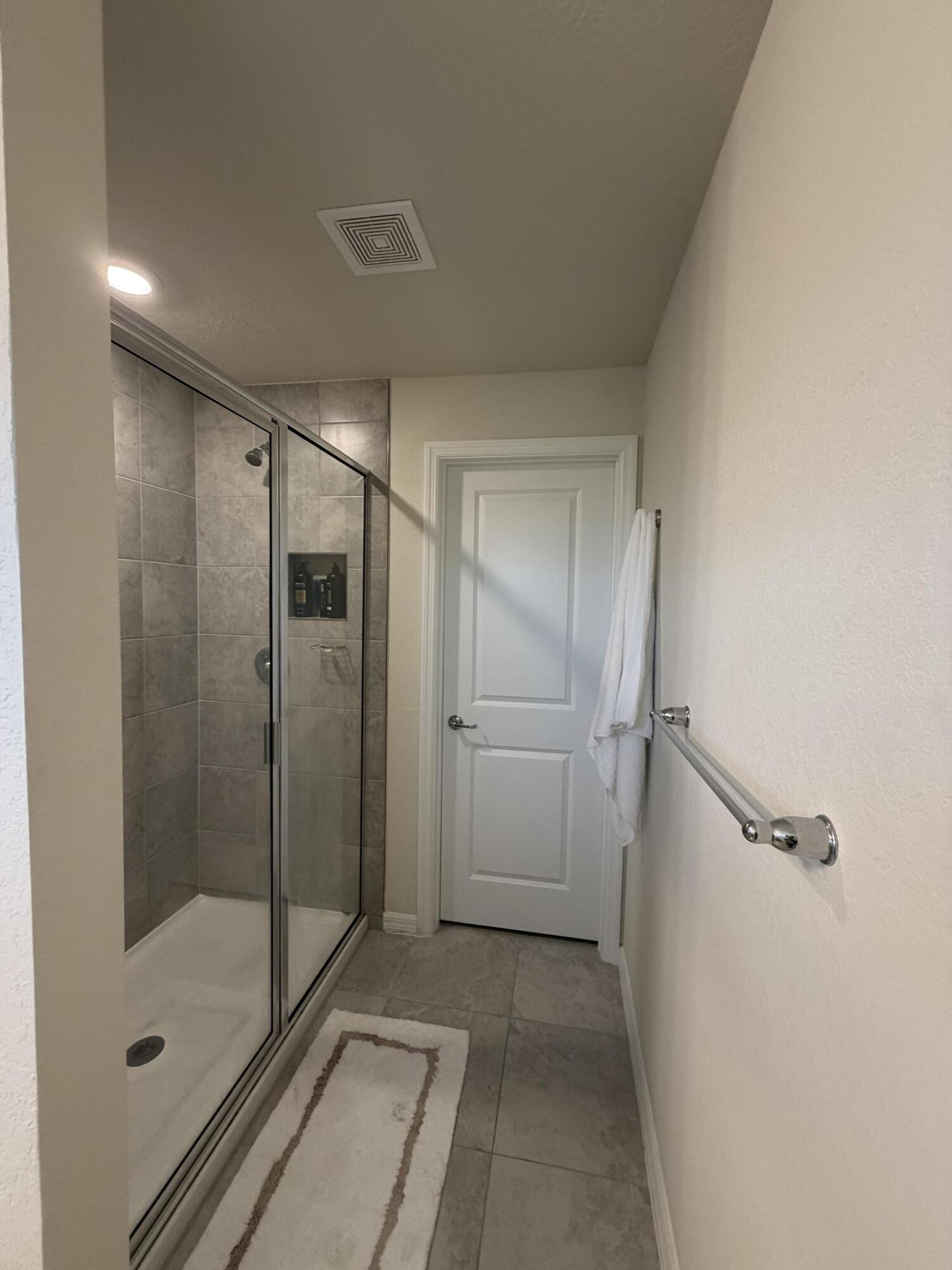 2933 OLIVIA, Lauderdale Lakes FL 33311