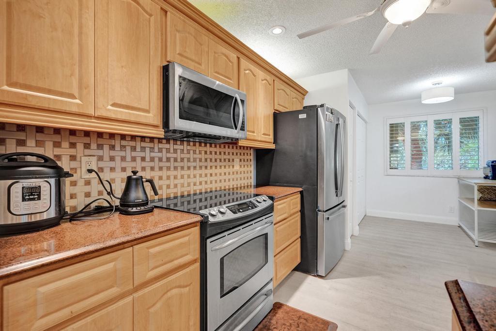 9361 SW 23RD #3203, Davie FL 33324