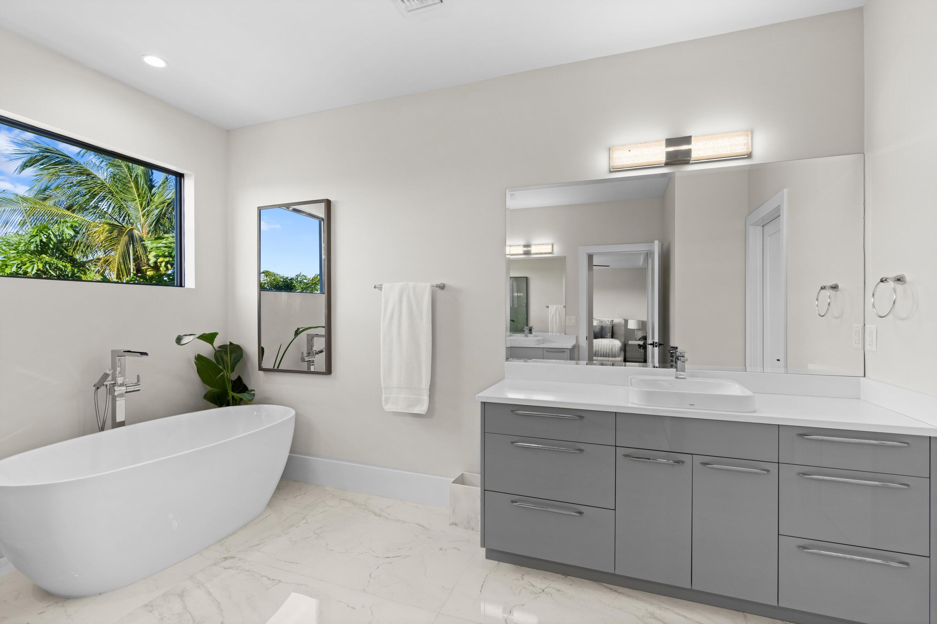 238 SE 4TH, Delray Beach FL 33483