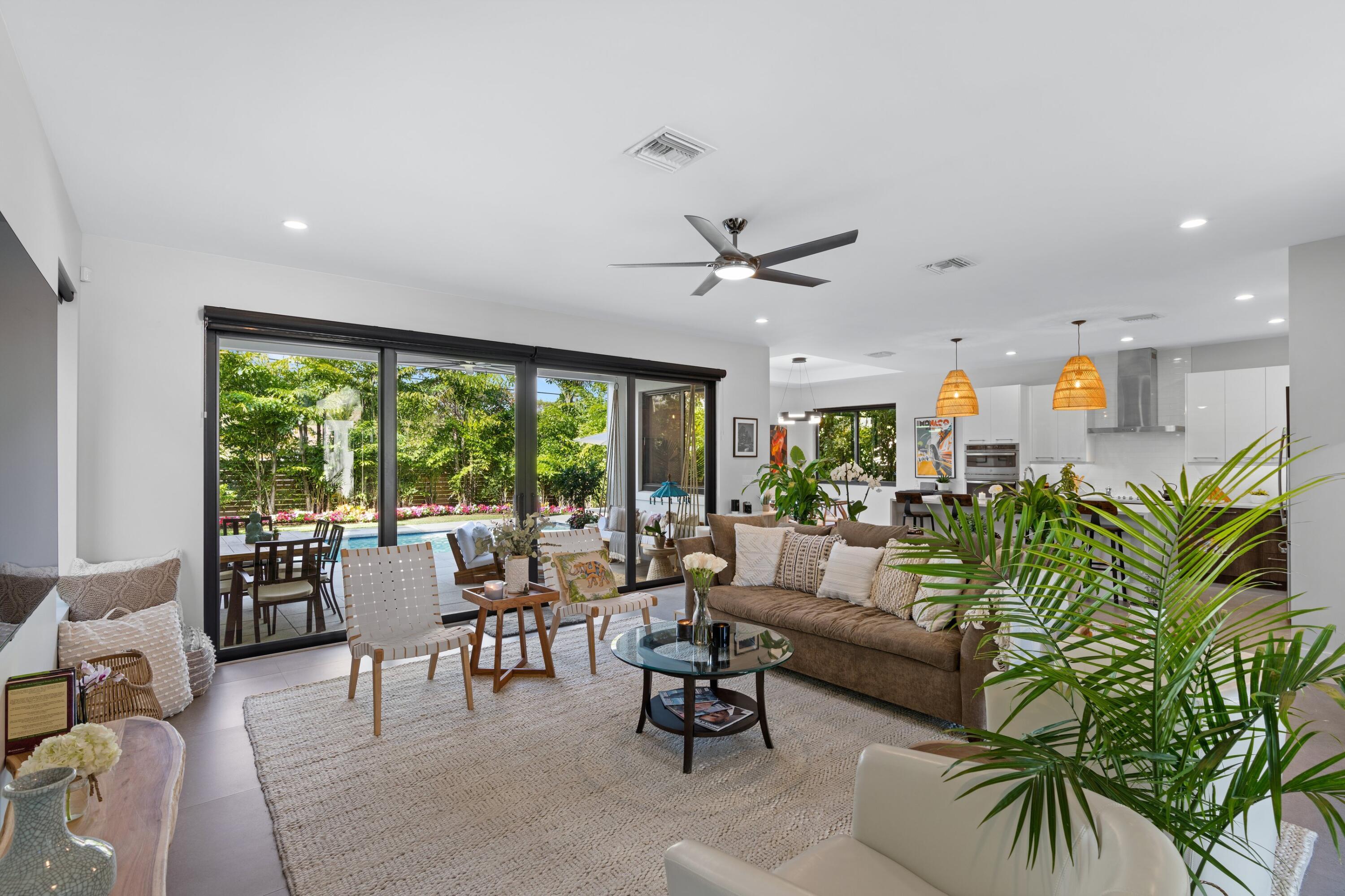 238 SE 4TH, Delray Beach FL 33483