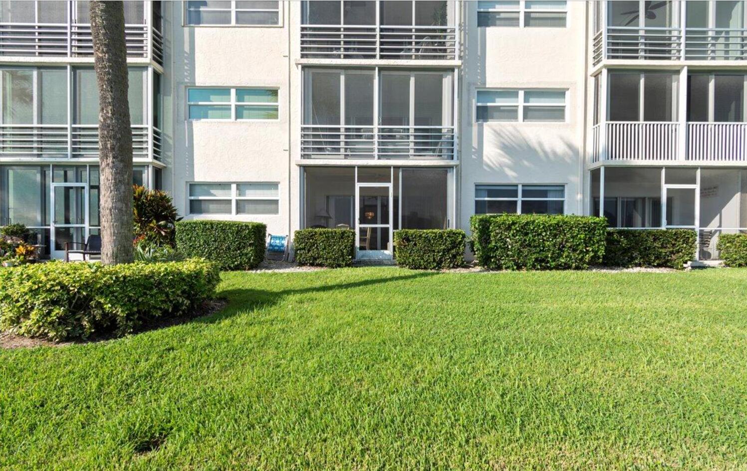 20 YACHT CLUB #104, North Palm Beach FL 33408