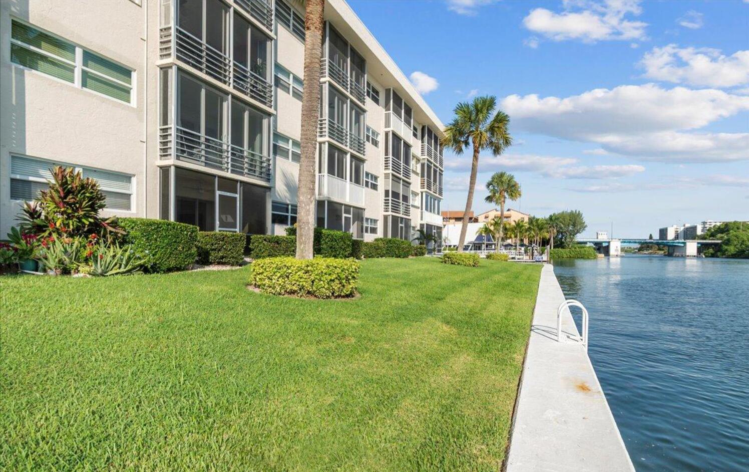 20 YACHT CLUB #104, North Palm Beach FL 33408