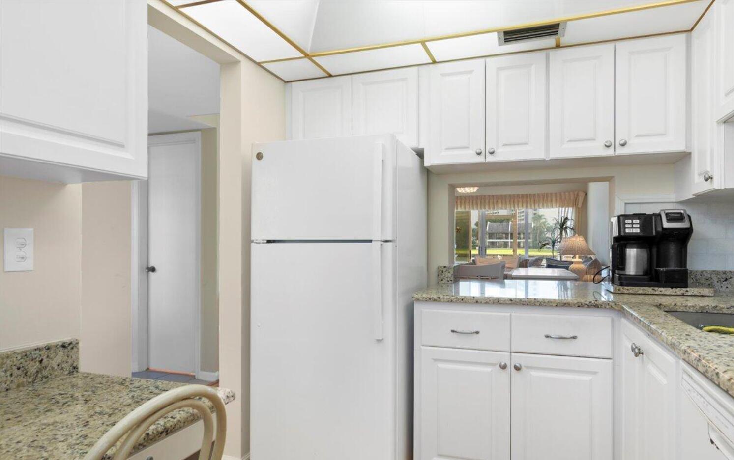 20 YACHT CLUB #104, North Palm Beach FL 33408
