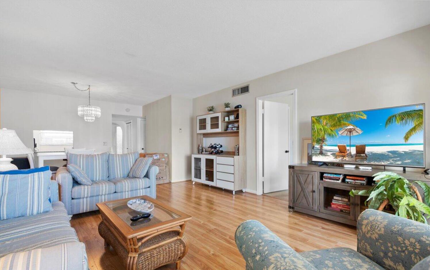 20 YACHT CLUB #104, North Palm Beach FL 33408
