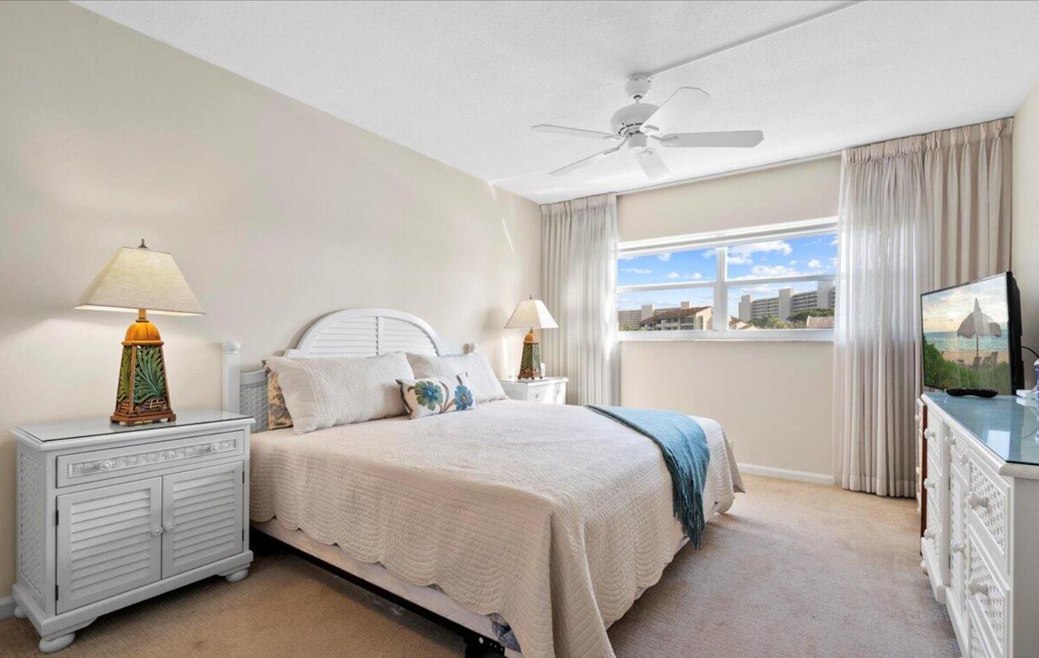 20 YACHT CLUB #104, North Palm Beach FL 33408