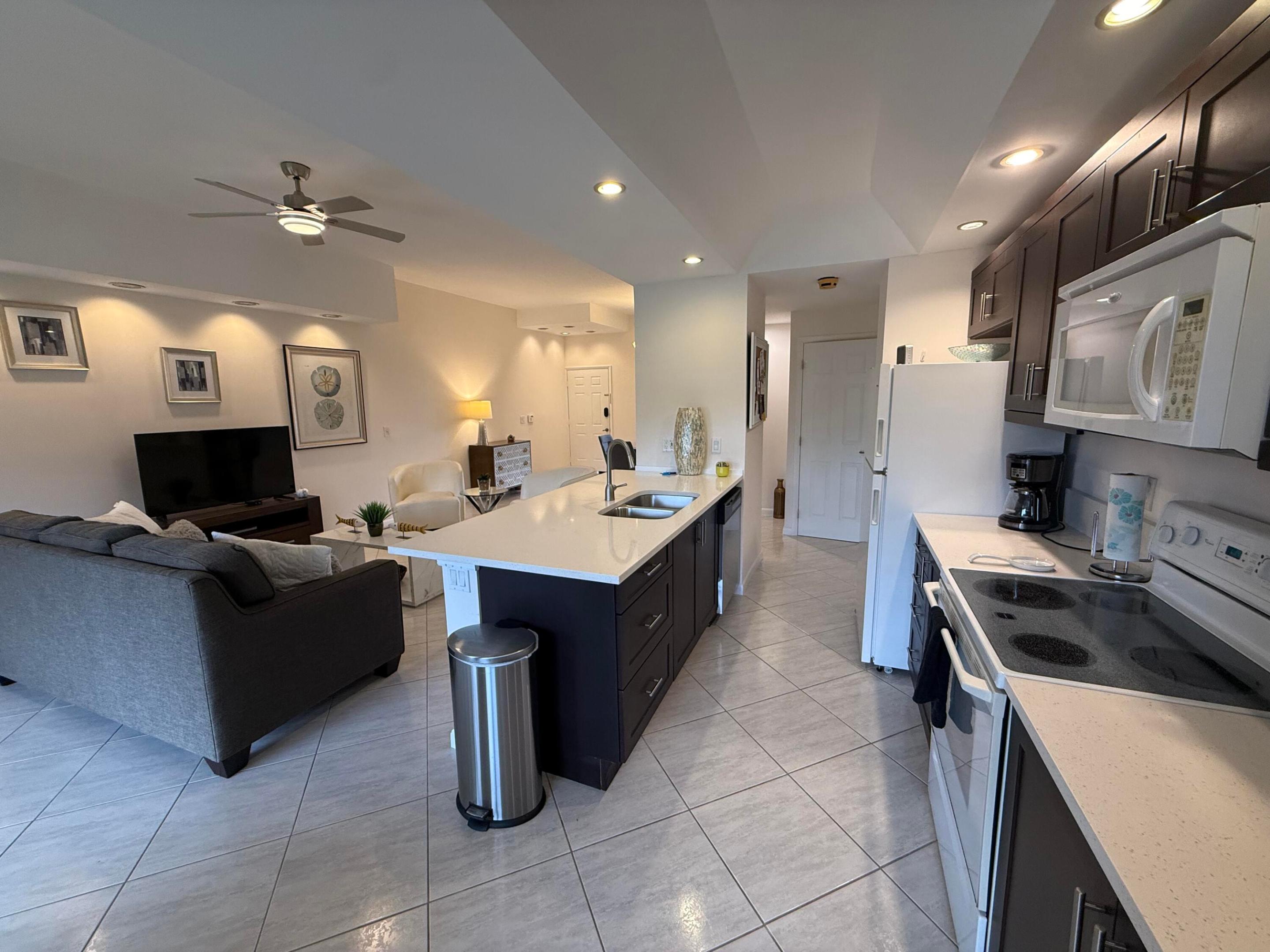 7472 LA PAZ #102, Boca Raton FL 33433