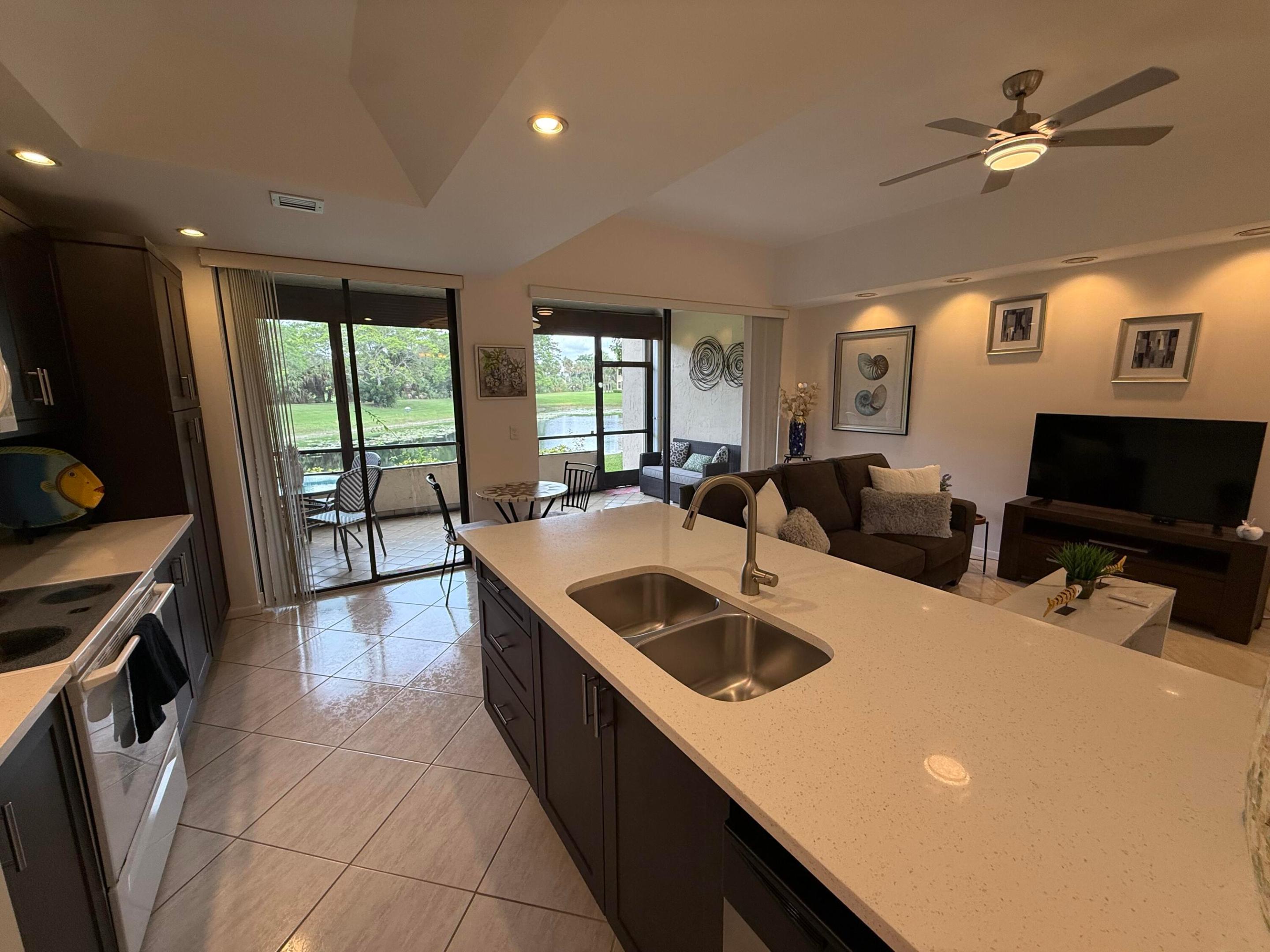 7472 LA PAZ #102, Boca Raton FL 33433