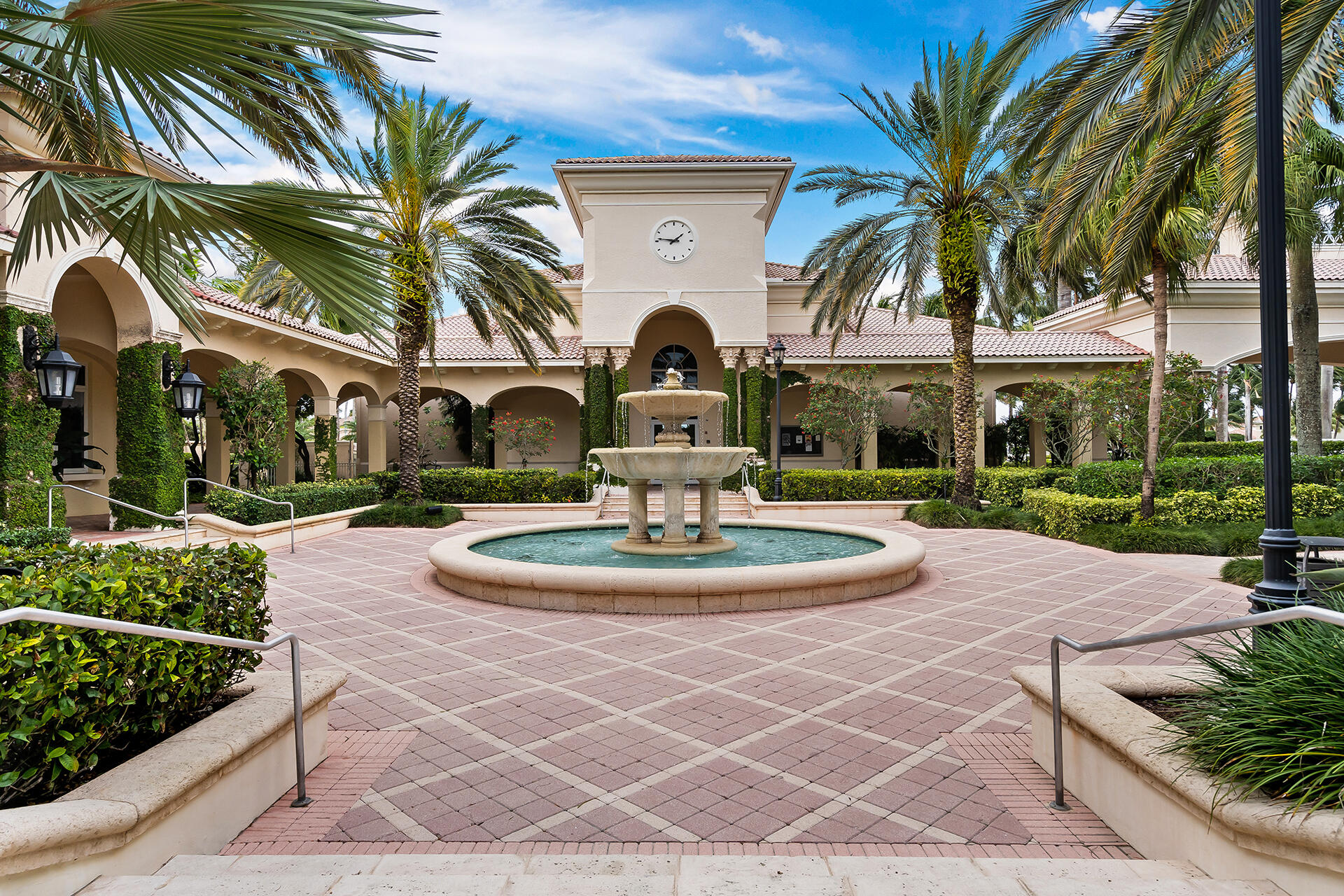 10621 Gray Hawk Street, Plantation FL 33324