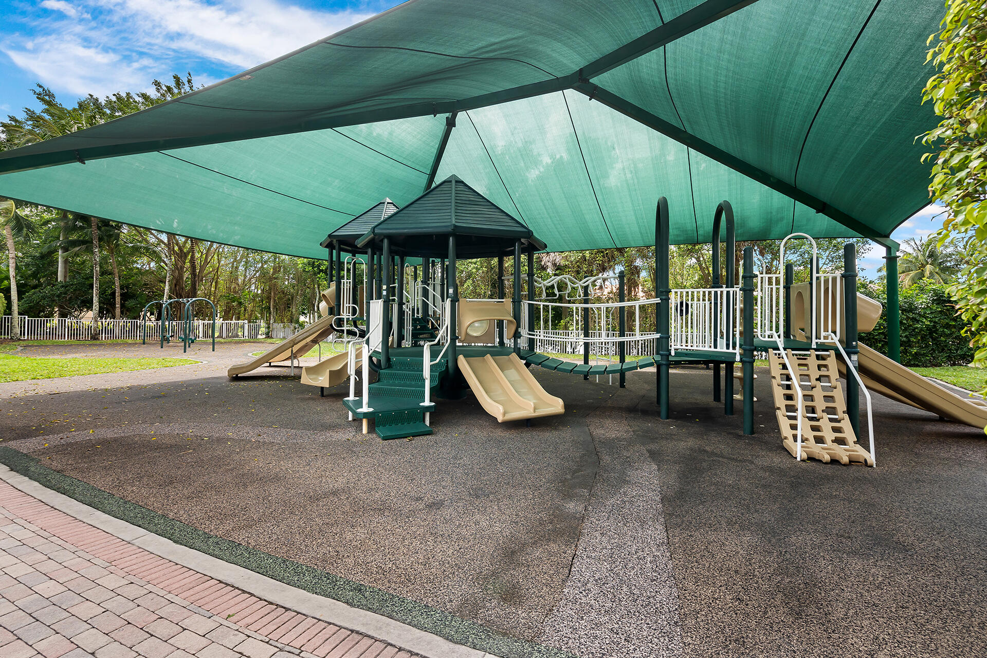 10621 Gray Hawk Street, Plantation FL 33324