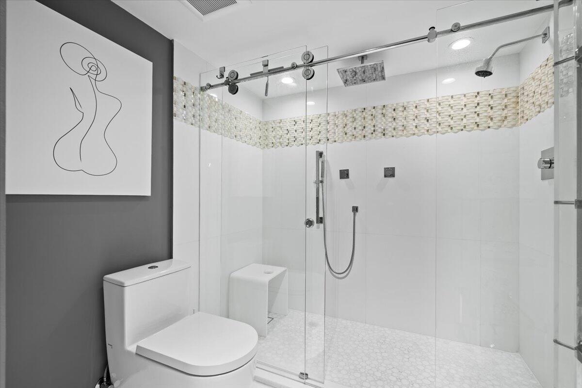 5280 N Ocean #10C, Riviera Beach FL 33404