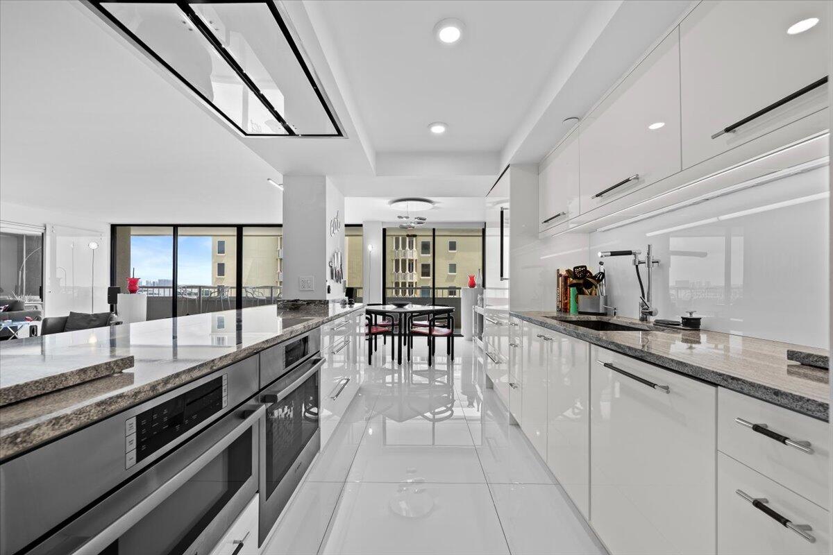 5280 N Ocean #10C, Riviera Beach FL 33404